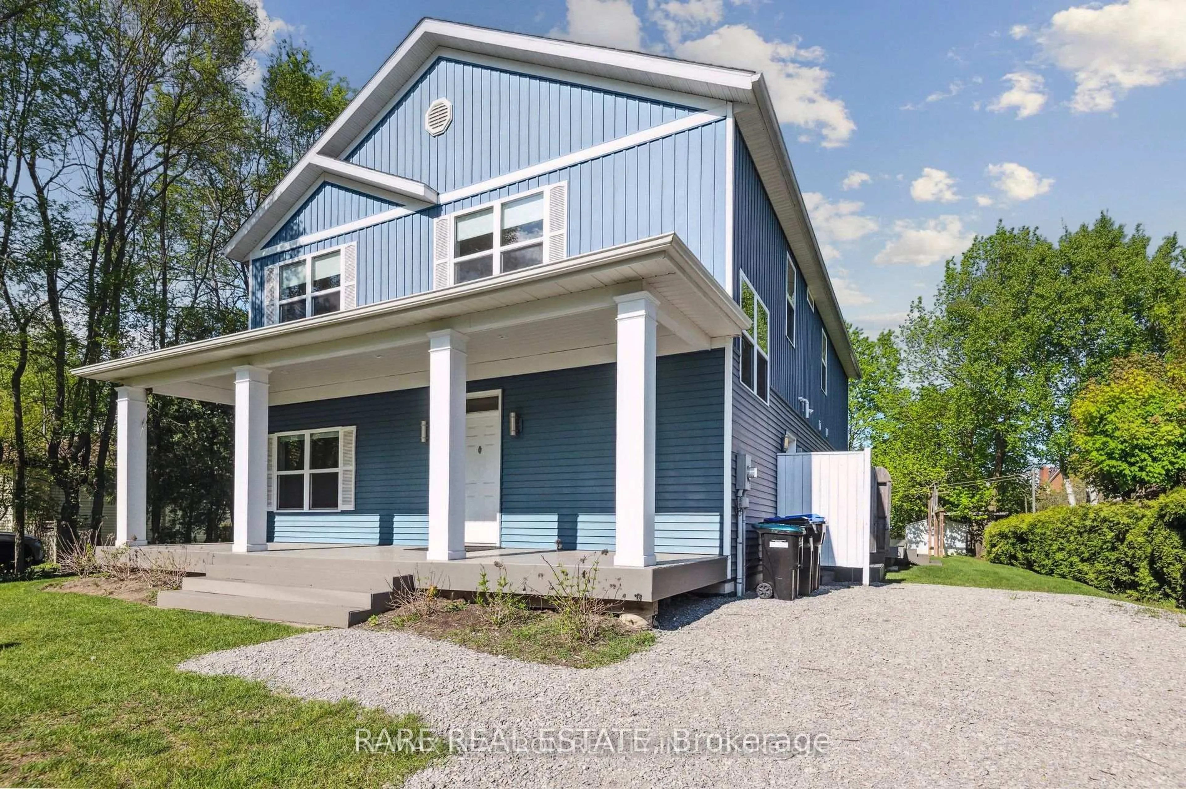 Home with vinyl exterior material, street for 1231 Temple Ave, Innisfil Ontario L0L 1C0