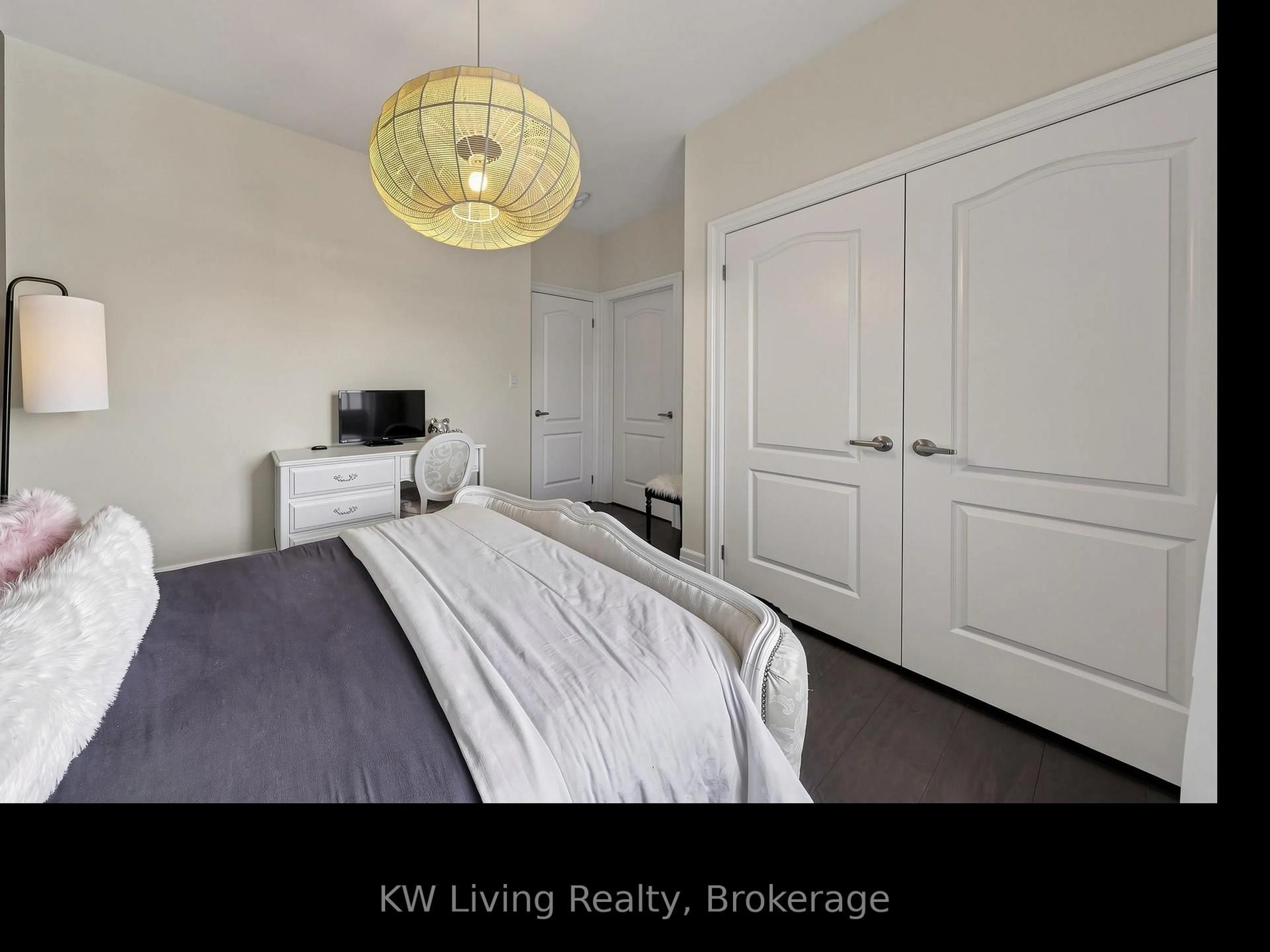 A pic of a room for 1 Meadowsweet Lane, Richmond Hill Ontario L4E 1B8