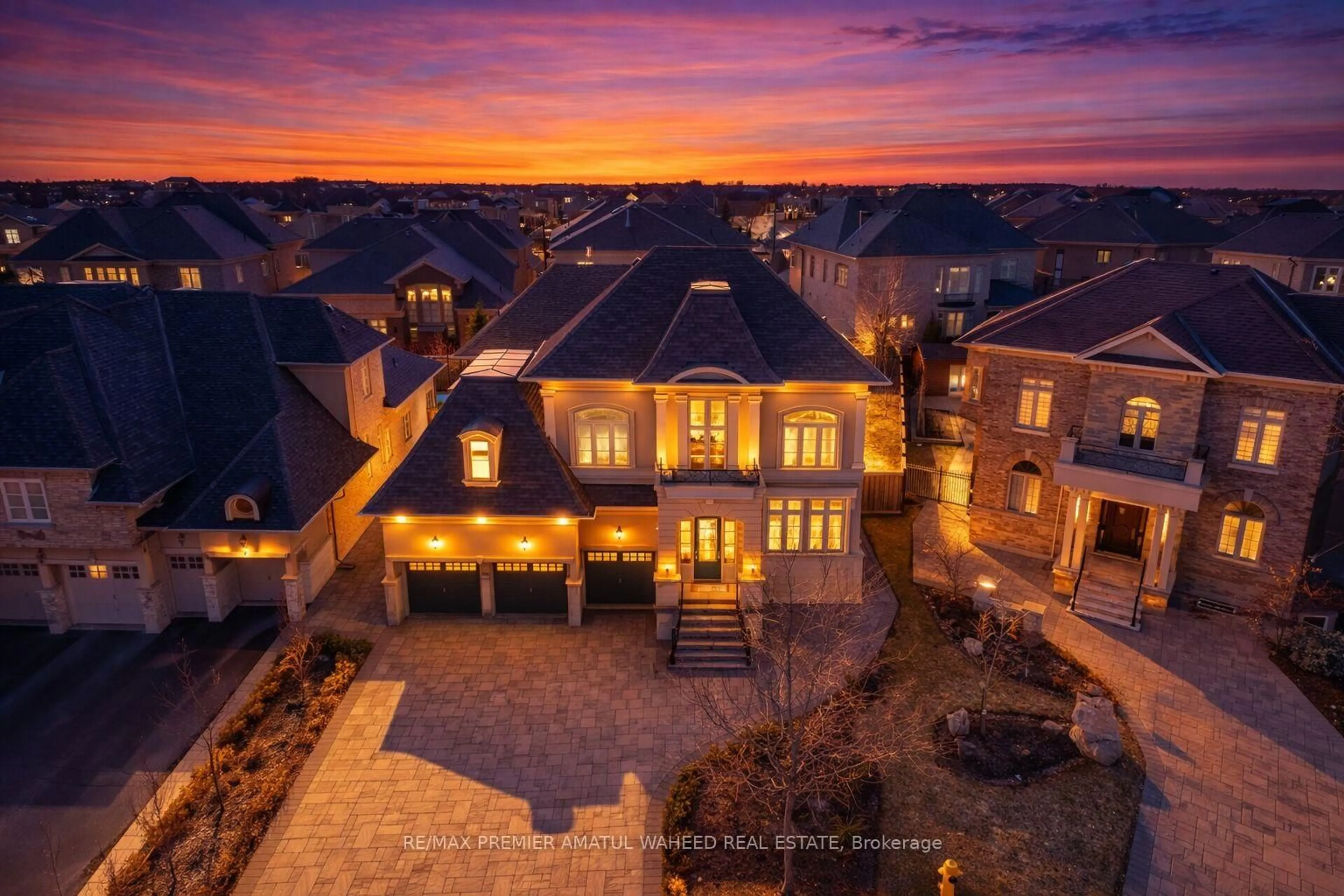 A pic from outside/outdoor area/front of a property/back of a property/a pic from drone, unknown for 75 Virtue Cres, Vaughan Ontario L4H 4C3