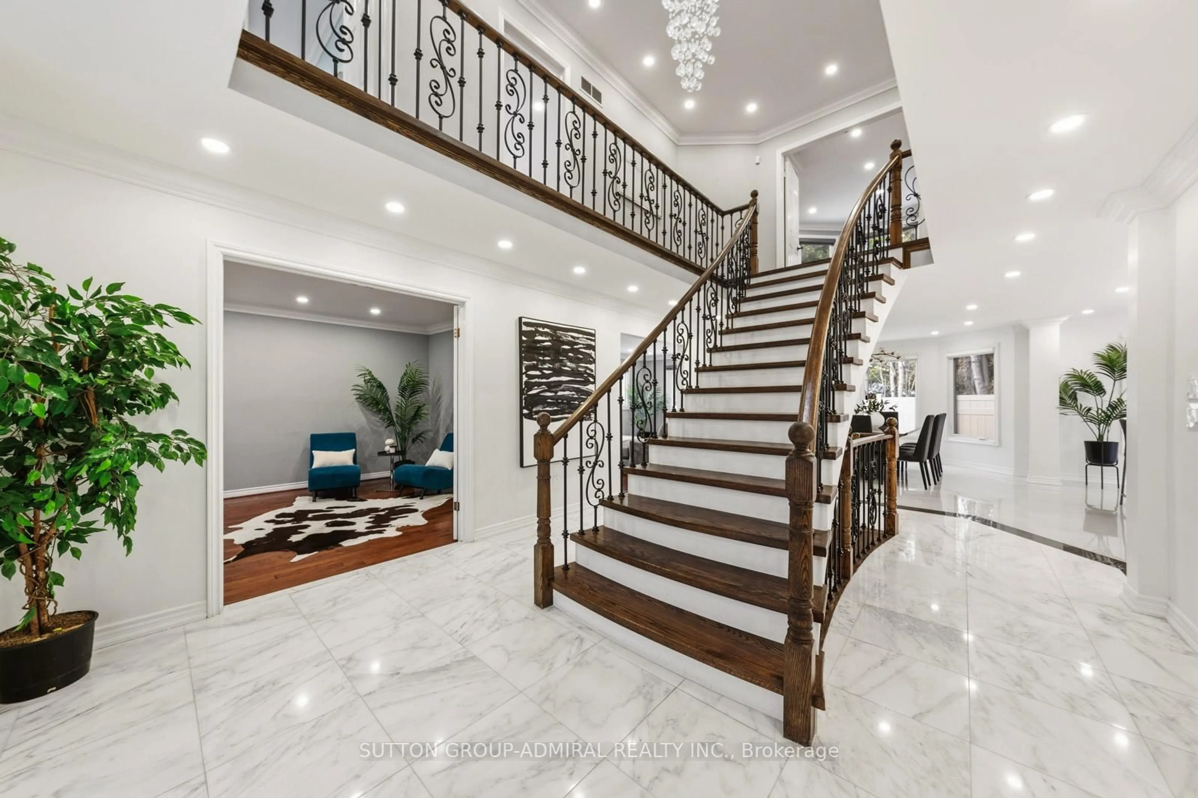 Unknown for 8 Beaufort Hills Rd, Richmond Hill Ontario L4E 2N5