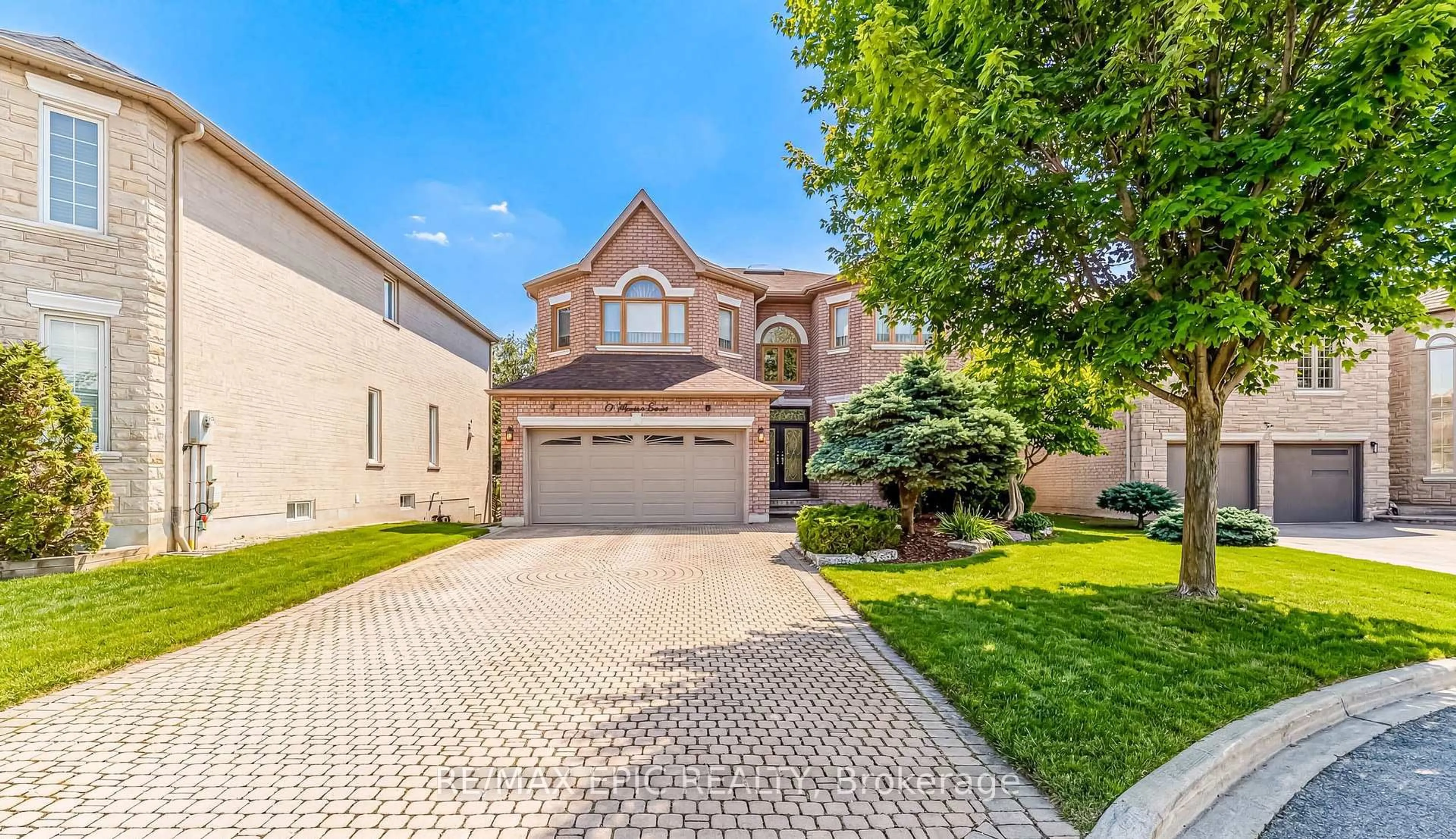 Home with brick exterior material, street for 11 Palace Crt, Richmond Hill Ontario L4B 4C3