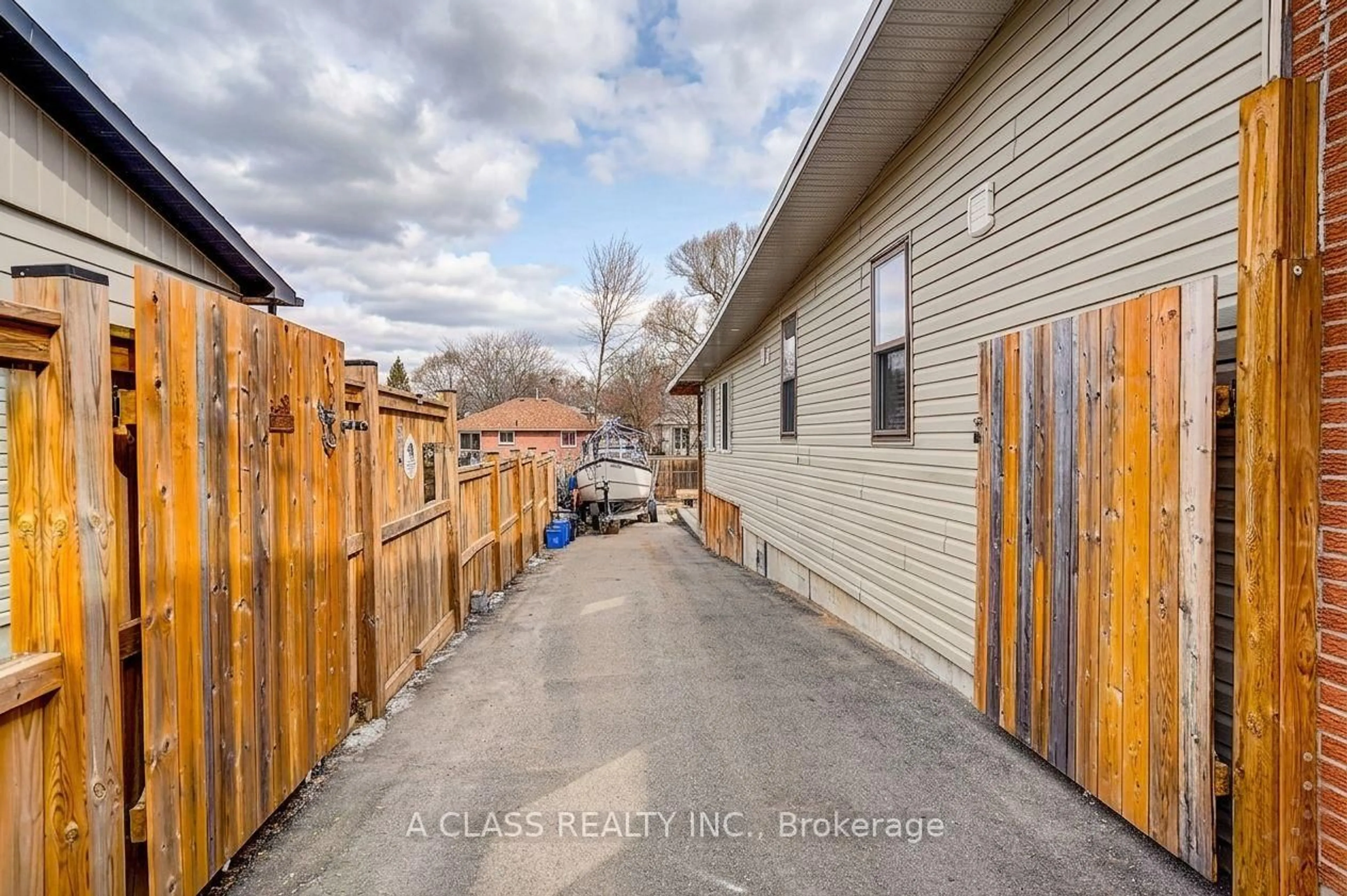 Unknown for 298 Annshiela Dr, Georgina Ontario L4P 3A5