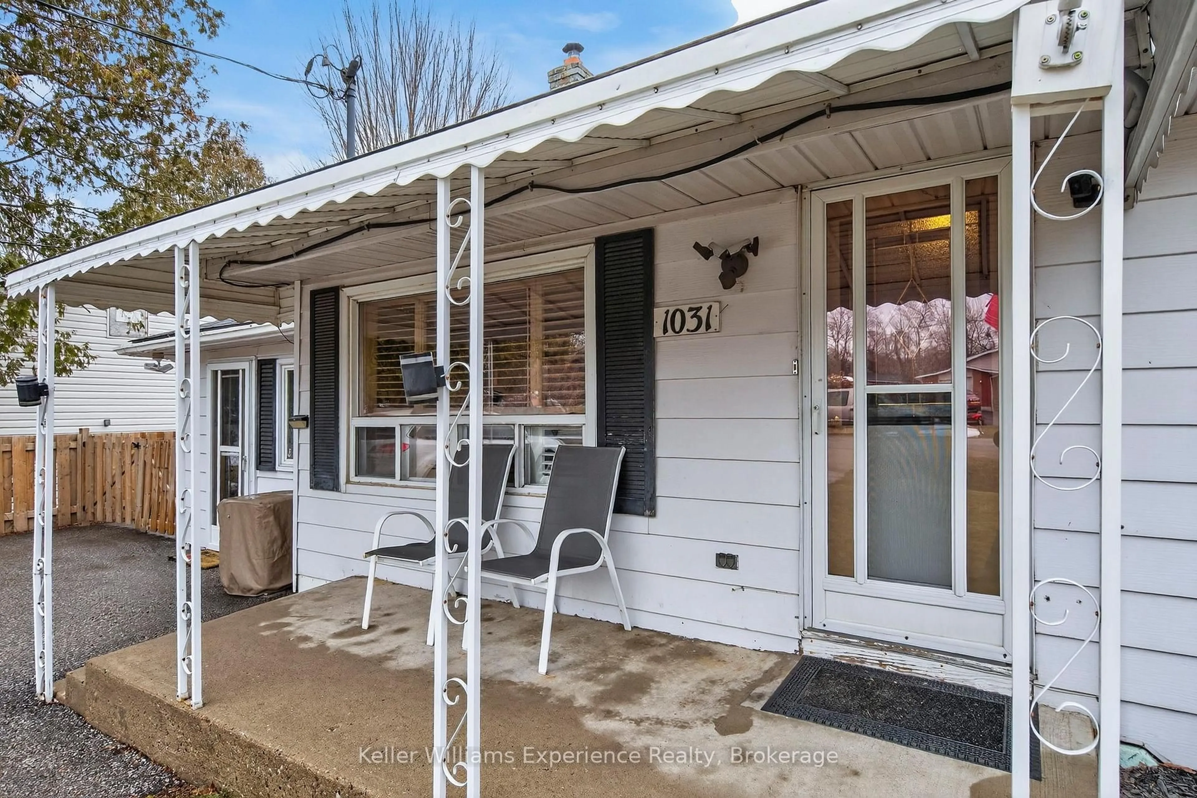 Patio, street for 1031 Ferrier Ave, Innisfil Ontario L0L 1W0