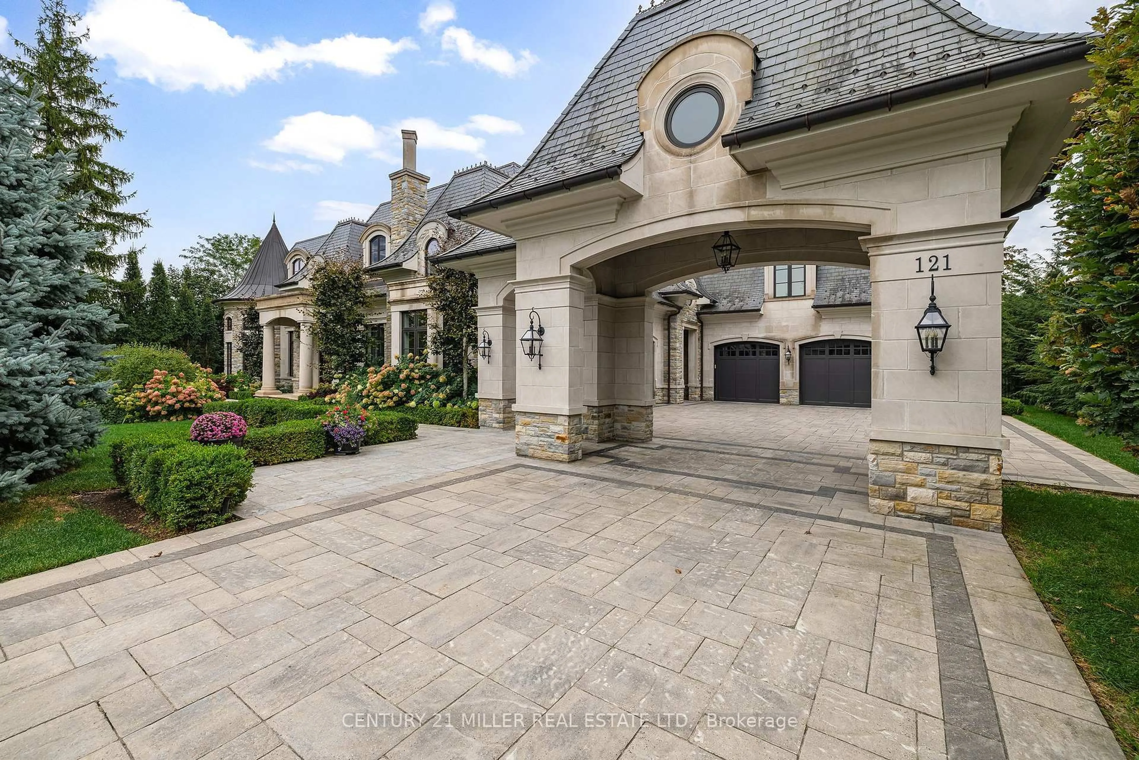 Unknown for 121 Rebecca Crt, Vaughan Ontario L6A 1G2