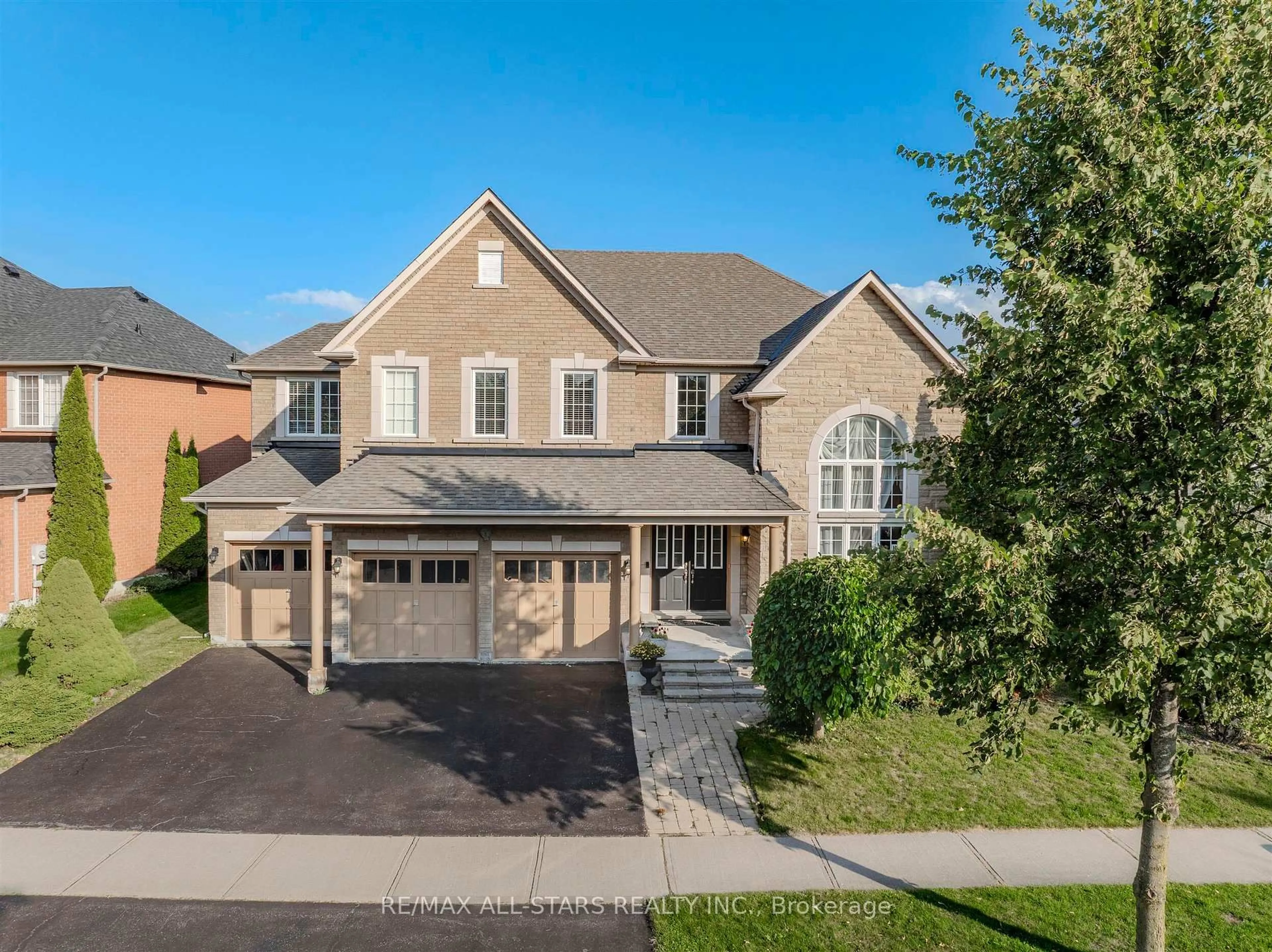 Home with brick exterior material, street for 125 Second Ave, Uxbridge Ontario L9P 2A2