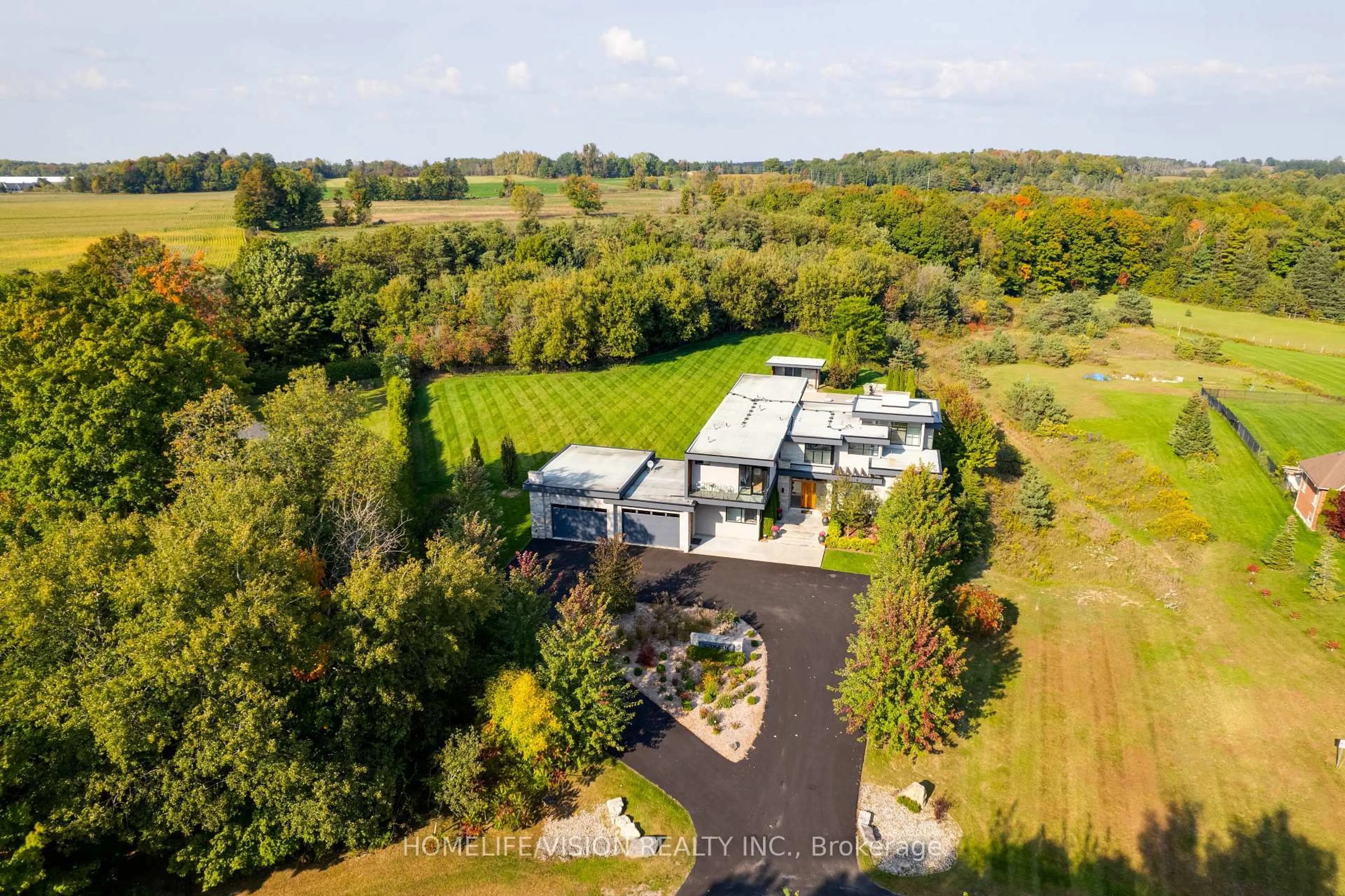 A pic from outside/outdoor area/front of a property/back of a property/a pic from drone, building for 43 Ogden Cres, Whitchurch-Stouffville Ontario L4A 1P1