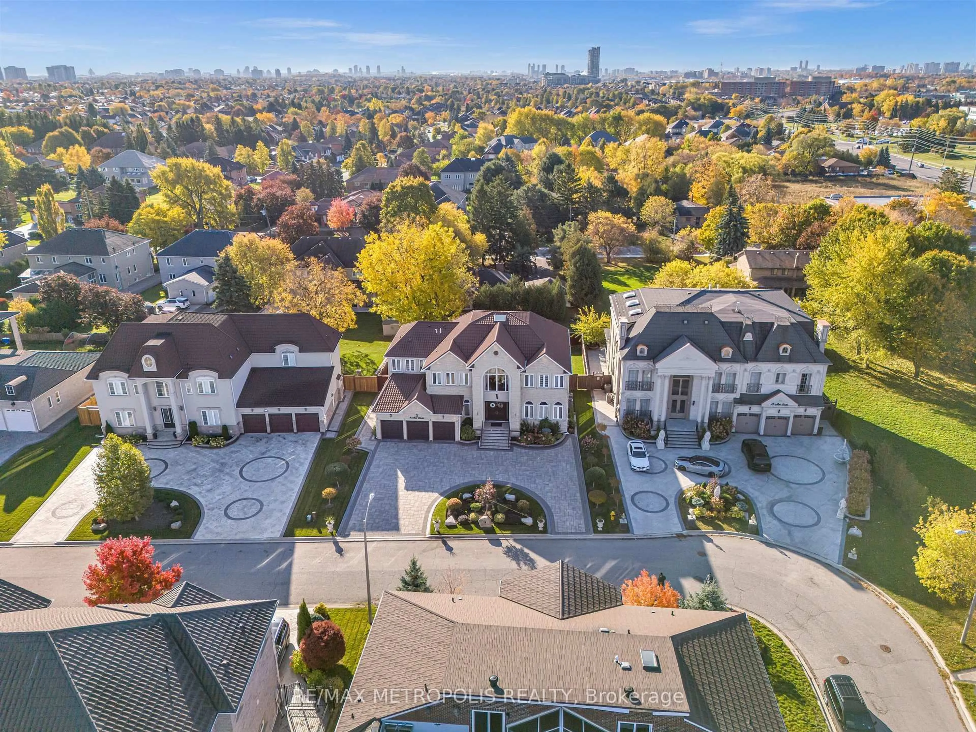 A pic from outside/outdoor area/front of a property/back of a property/a pic from drone, city buildings view from balcony for 9 Alai Circ, Markham Ontario L3R 1E2