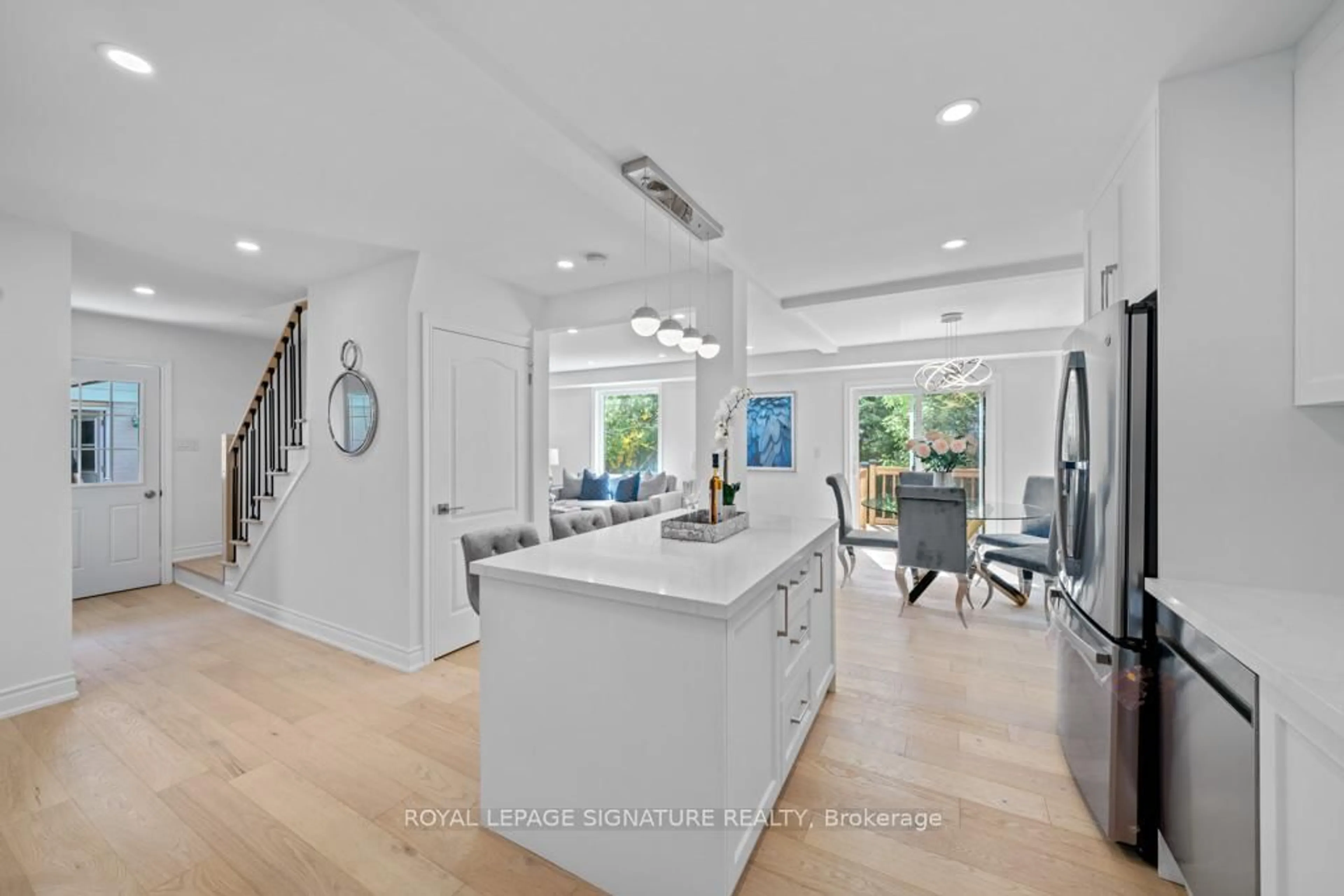 Open concept kitchen, ceramic/tile floor for 227 Thoms Cres, Newmarket Ontario L3Y 1C9