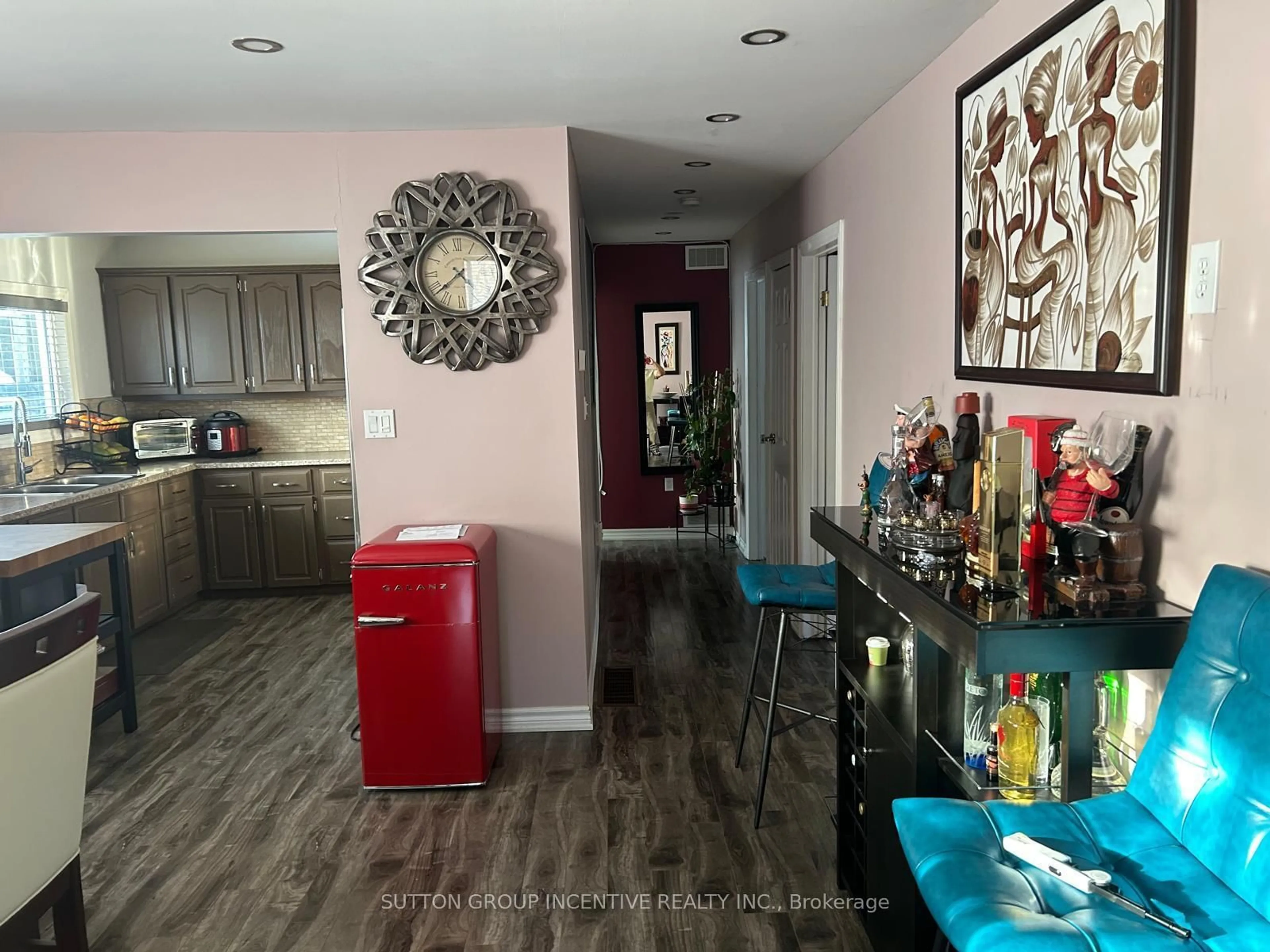 Open concept kitchen, unknown for 1672 St Johns Rd, Innisfil Ontario L9S 1S7