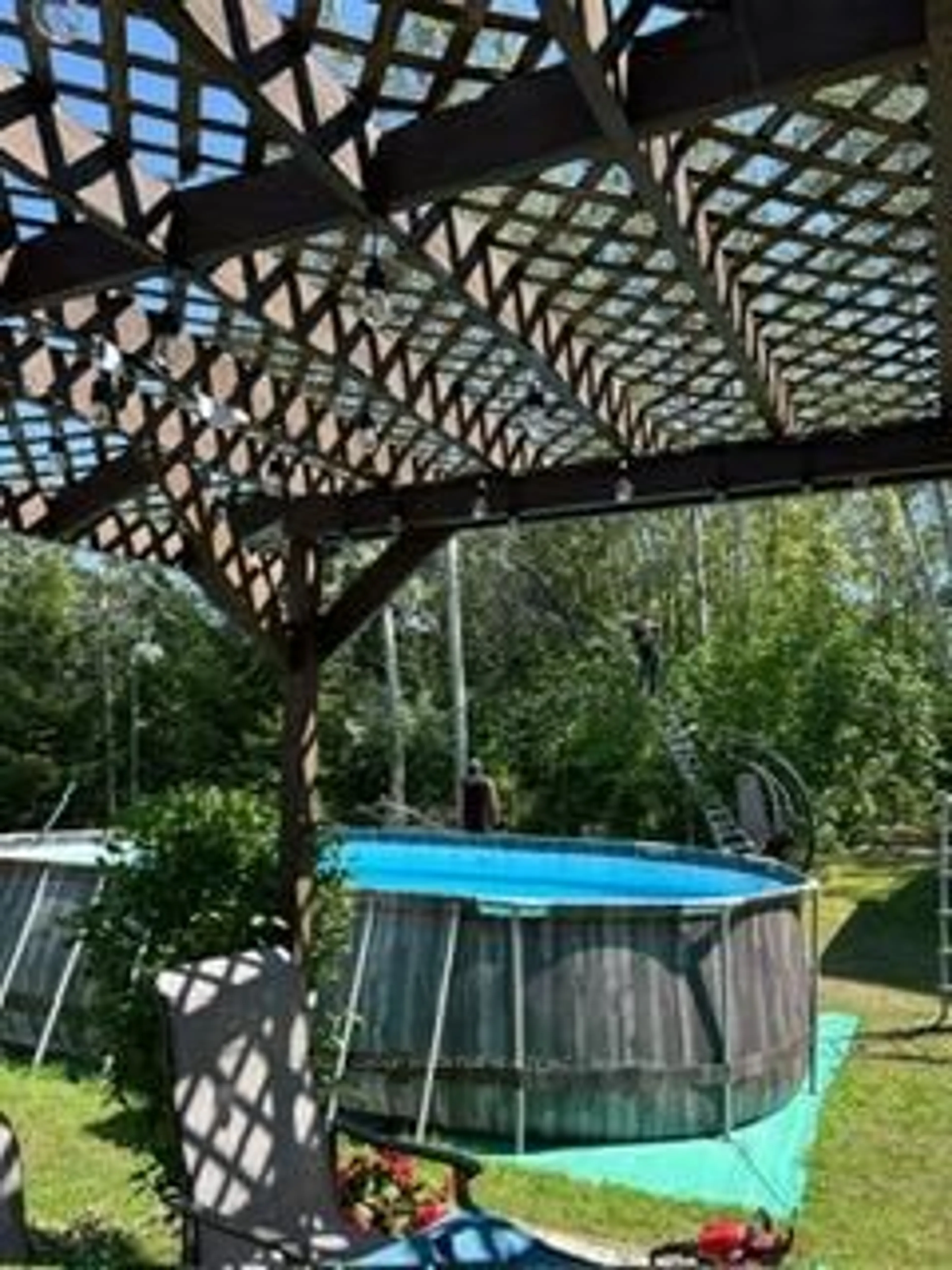 Pool for 1672 St Johns Rd, Innisfil Ontario L9S 1S7