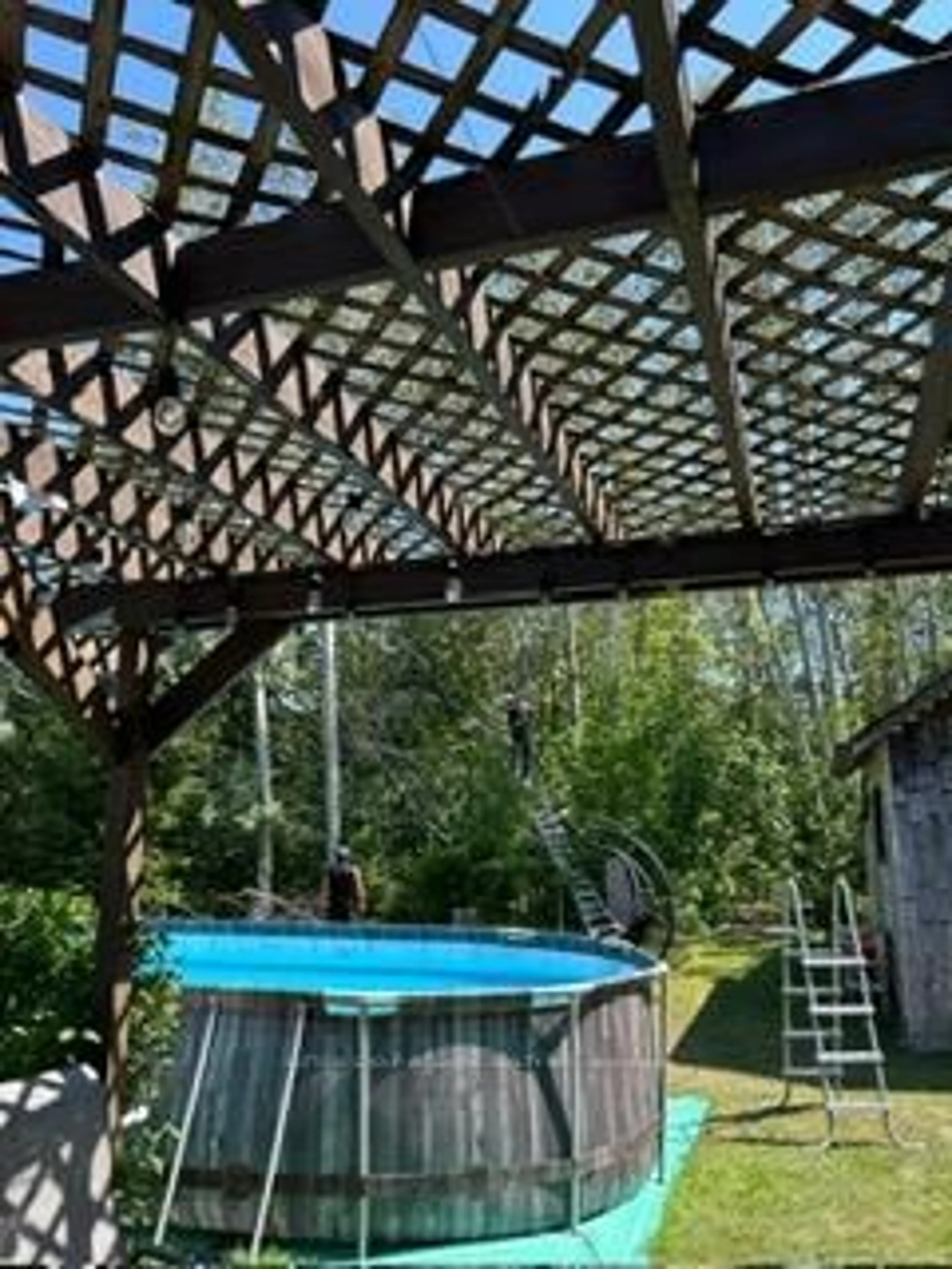 Patio, unknown for 1672 St Johns Rd, Innisfil Ontario L9S 1S7