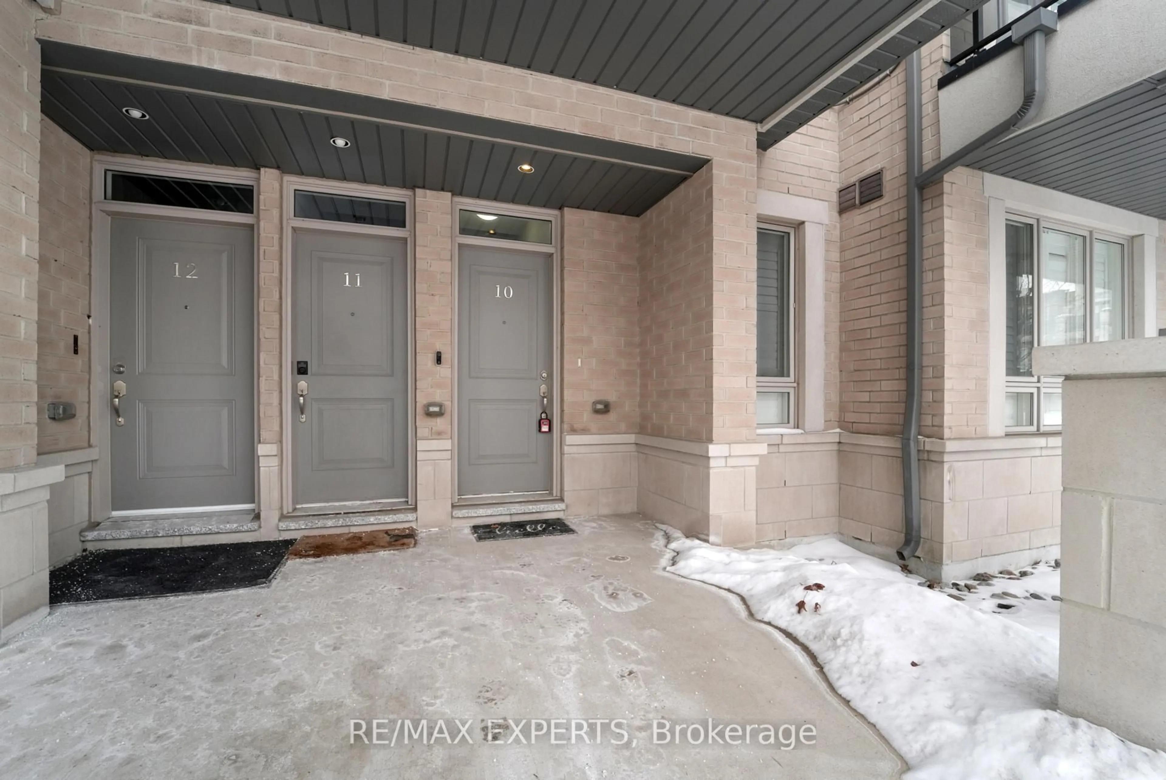 Indoor entryway for 105 Kayla Cres #10, Vaughan Ontario L6A 4W3