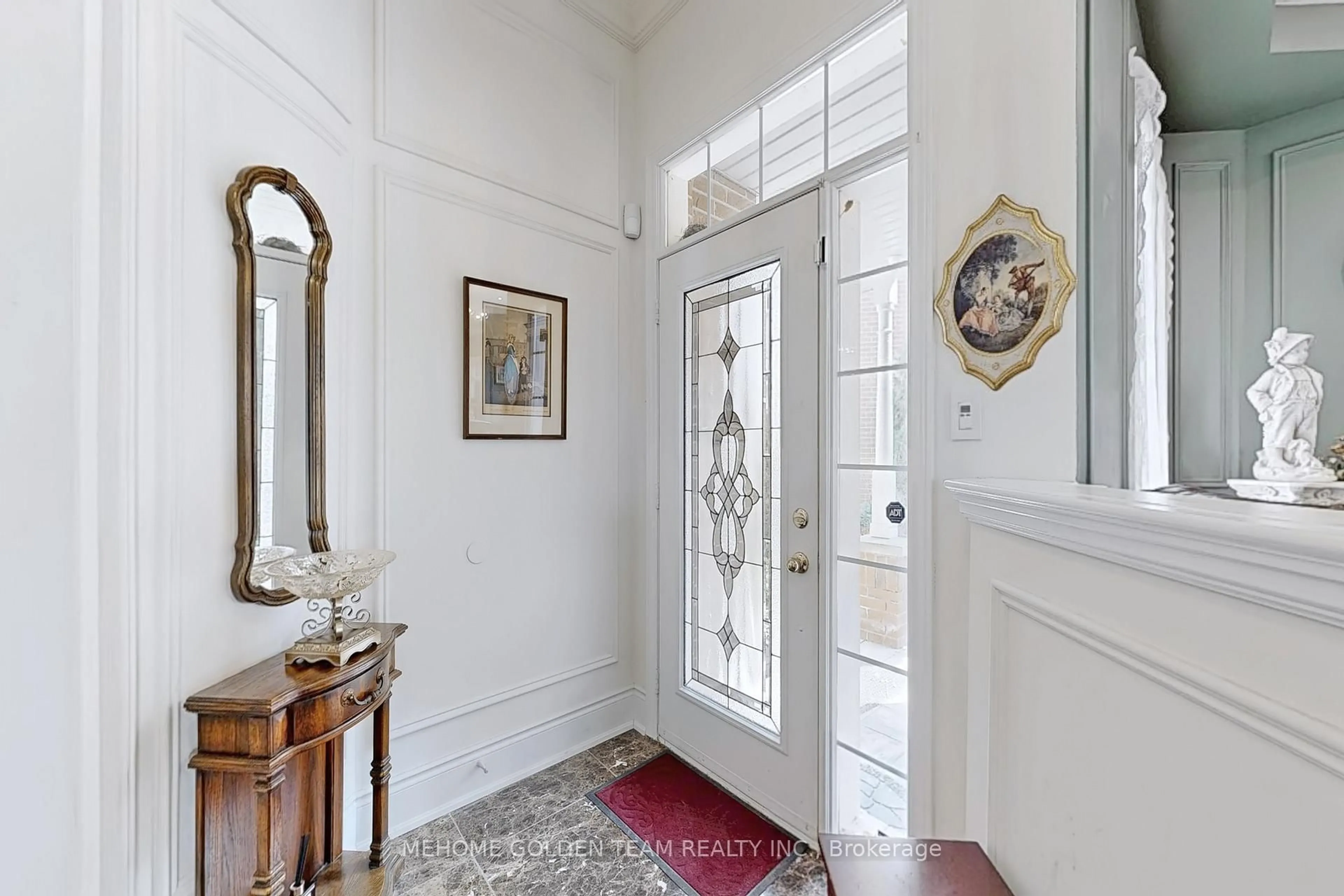 Indoor entryway for 75 Nottingham Dr, Richmond Hill Ontario L4S 2A1