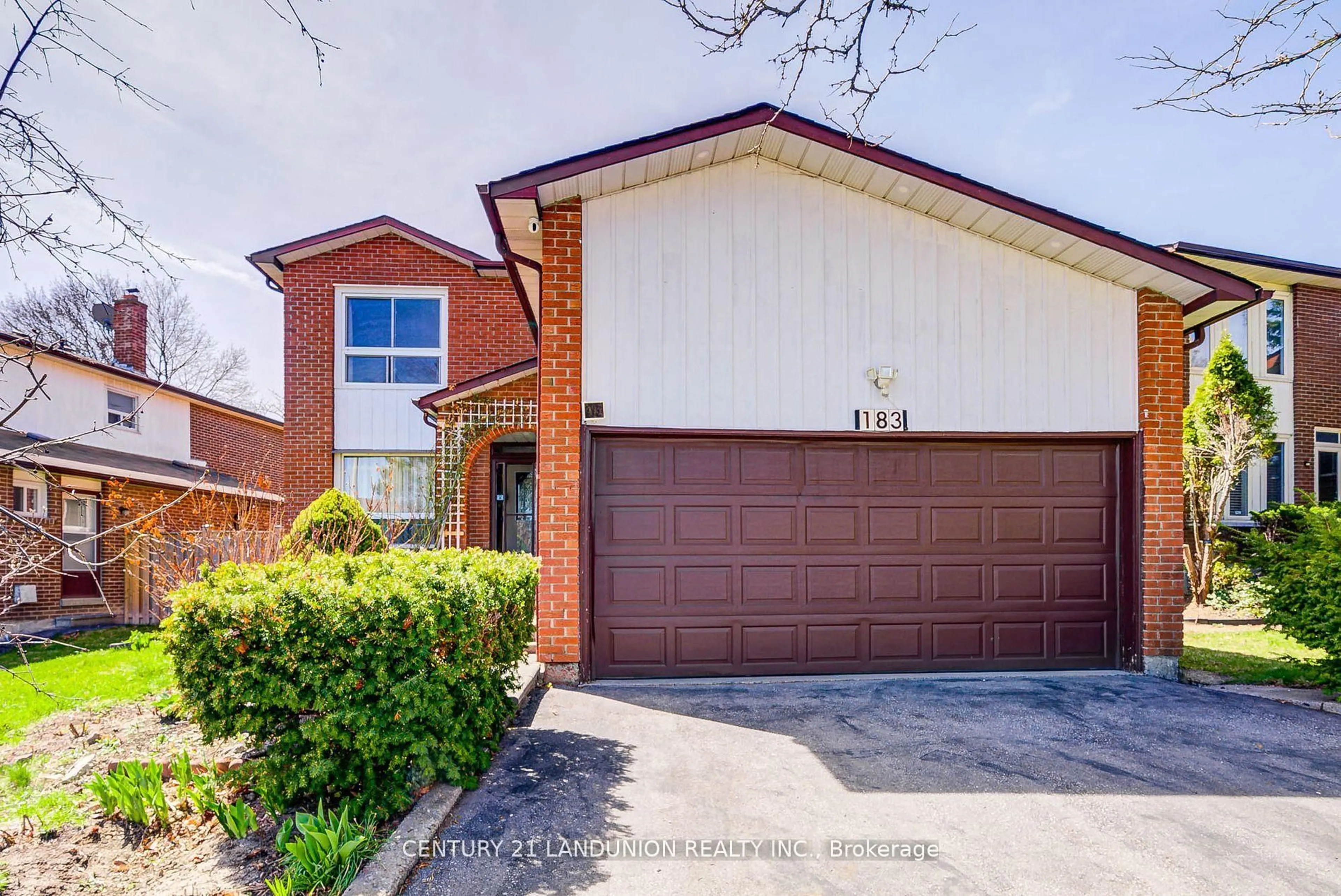 Home with brick exterior material, street for 183 Willowbrook Rd, Markham Ontario L3T 5L5