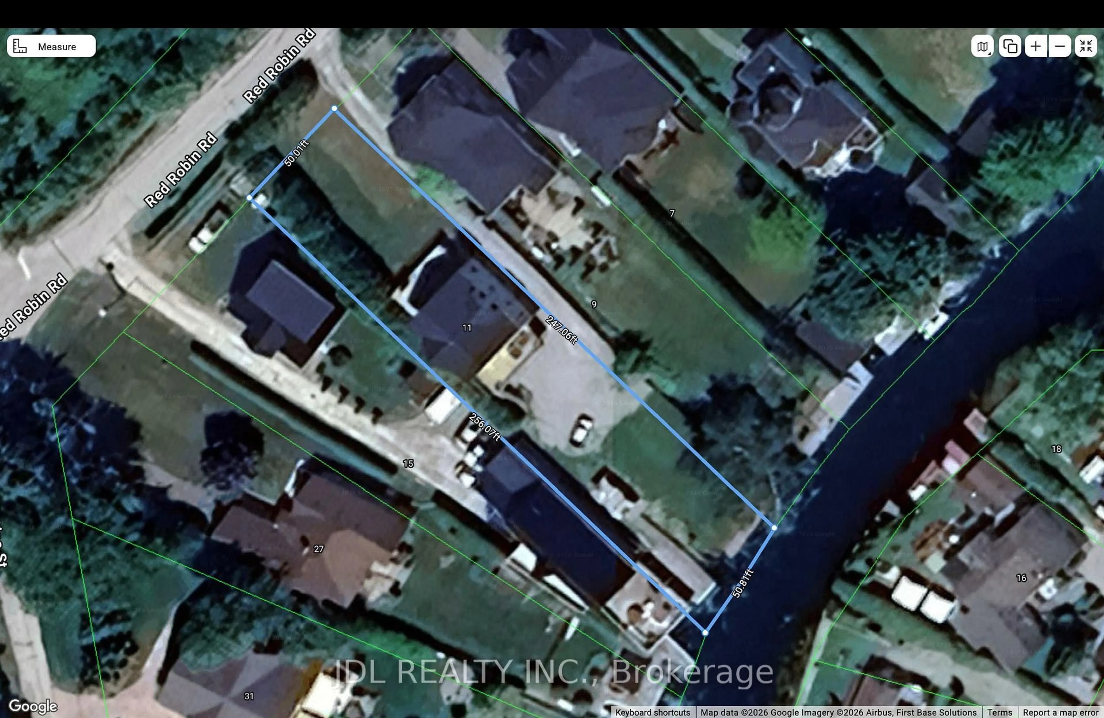 A pic from outside/outdoor area/front of a property/back of a property/a pic from drone, street for 11 Red Robin Rd, Georgina Ontario L4P 3E9