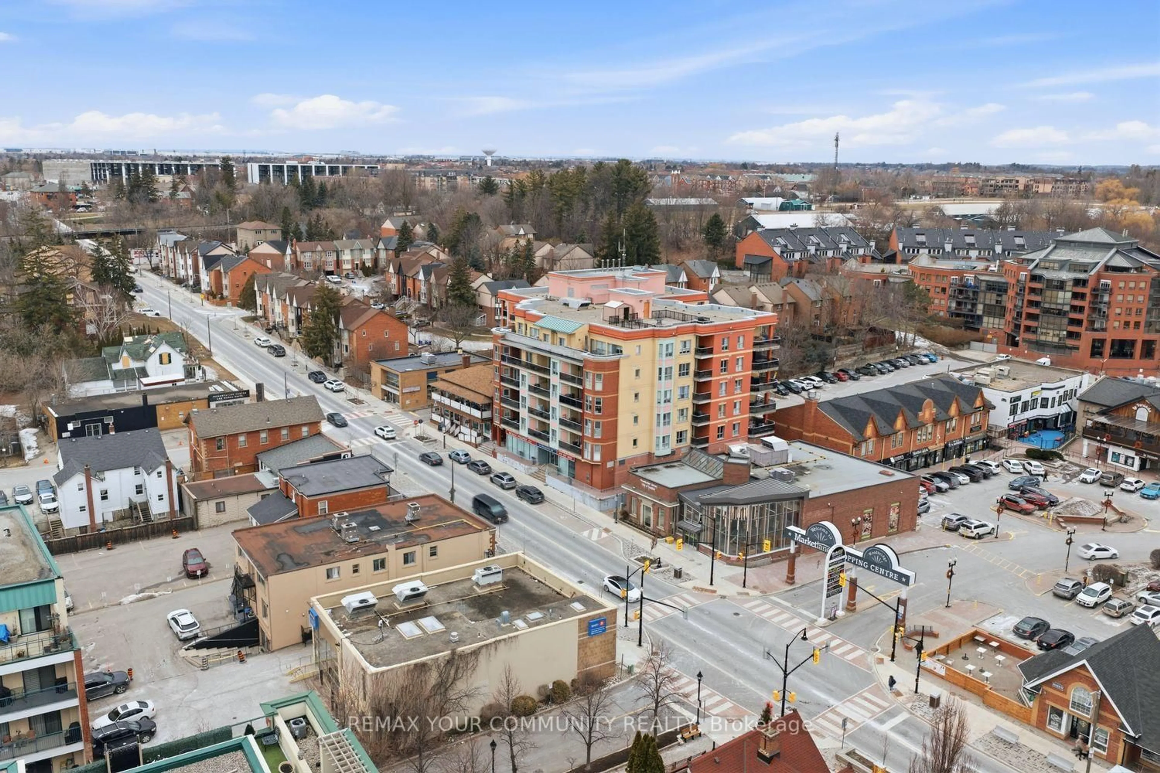 A pic from outside/outdoor area/front of a property/back of a property/a pic from drone, city buildings view from balcony for 160 Woodbridge Ave #505, Vaughan Ontario L4L 0B8
