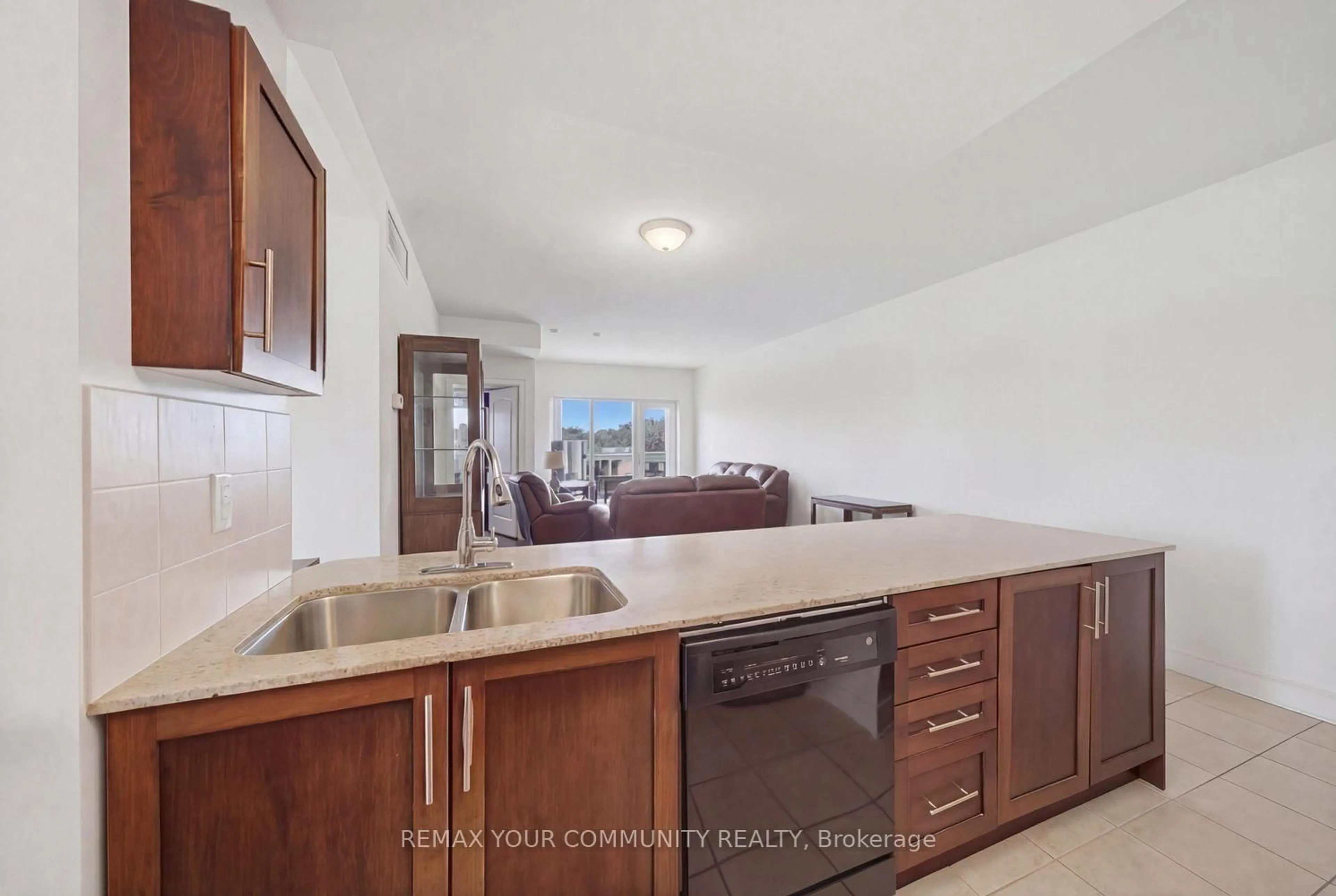 Standard kitchen, unknown for 160 Woodbridge Ave #505, Vaughan Ontario L4L 0B8