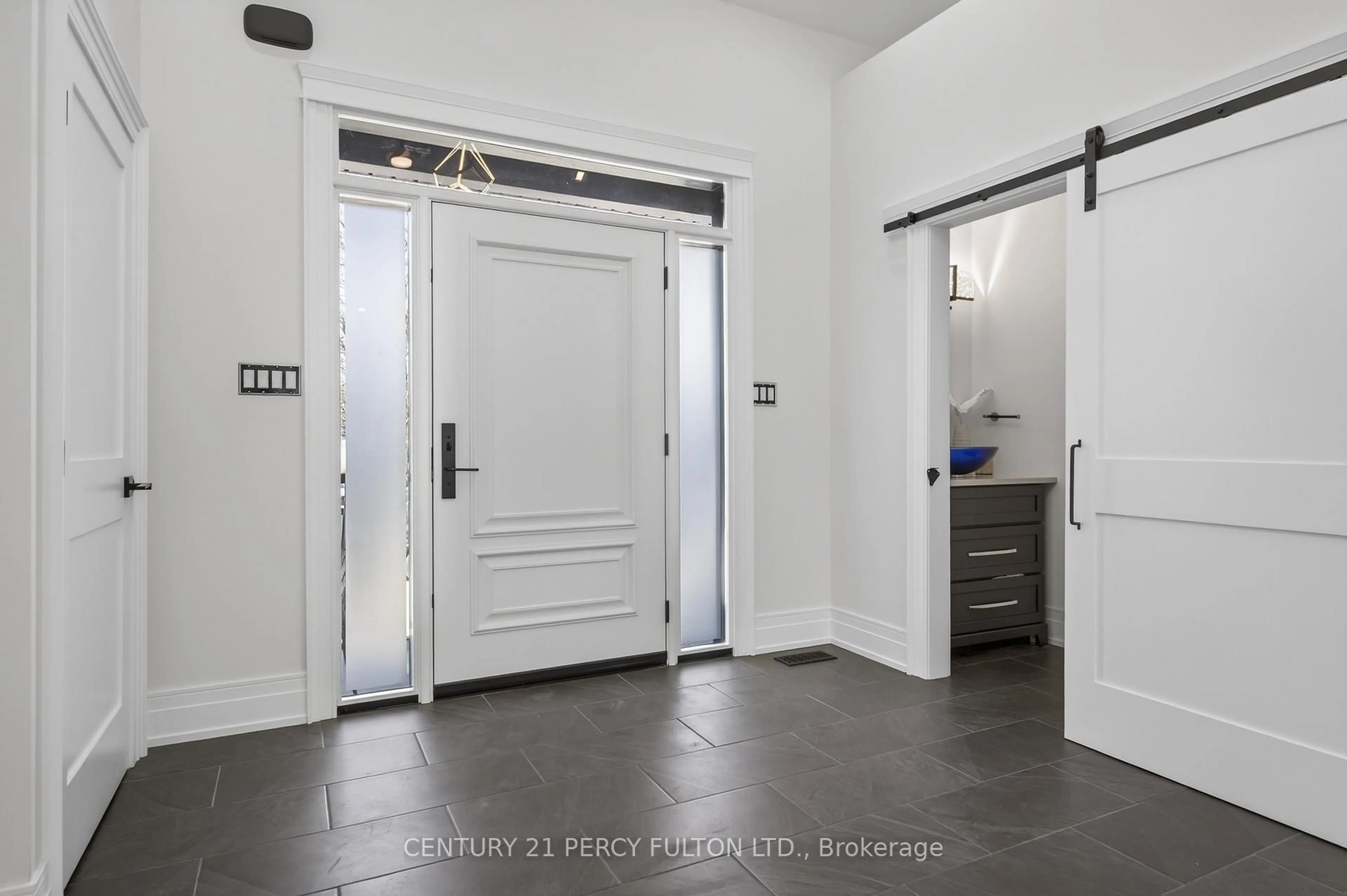 Indoor entryway for 9243 County Road 1, Adjala-Tosorontio Ontario L0N 1P0