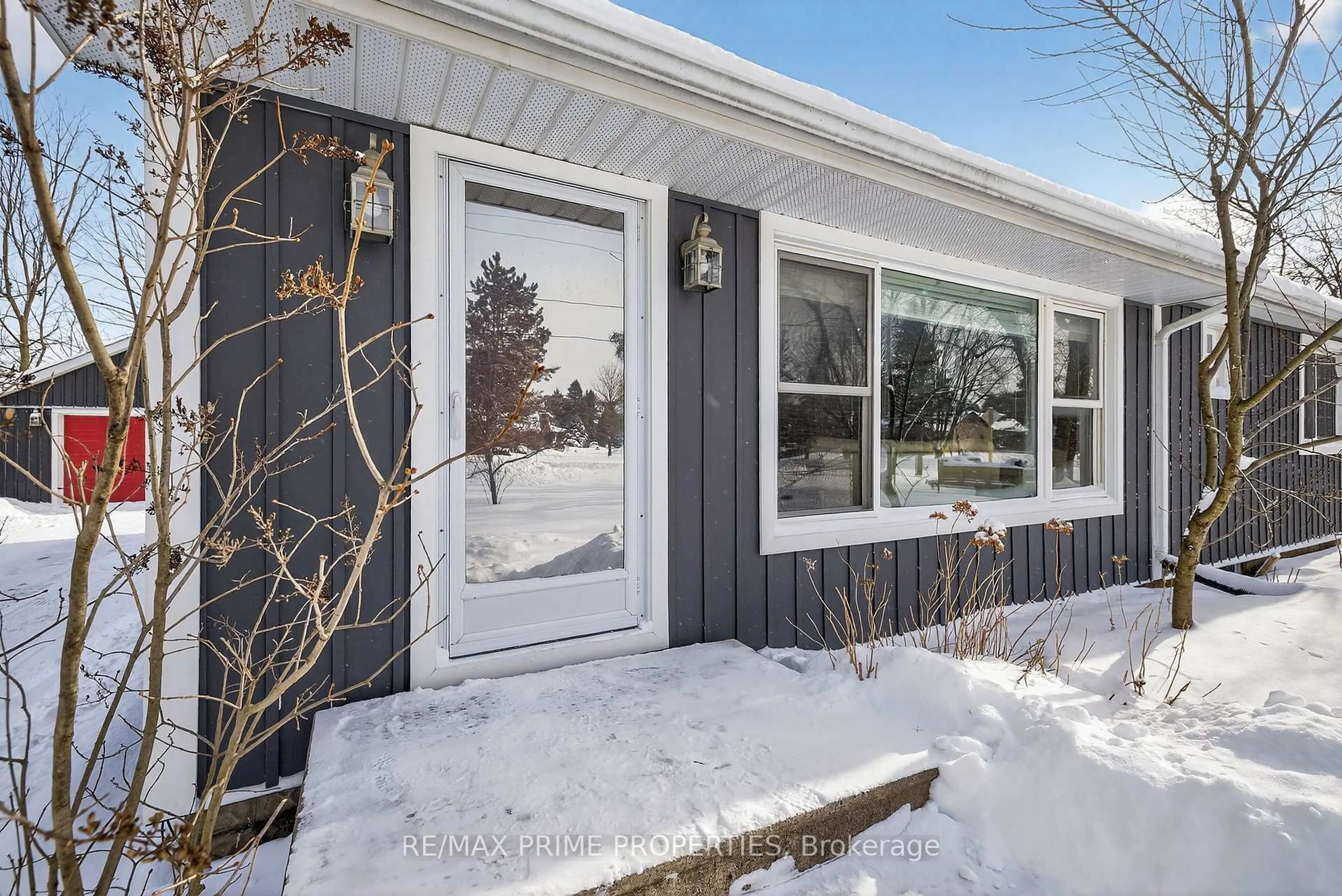 Unknown for 18979 Centre St, East Gwillimbury Ontario L0G 1M0