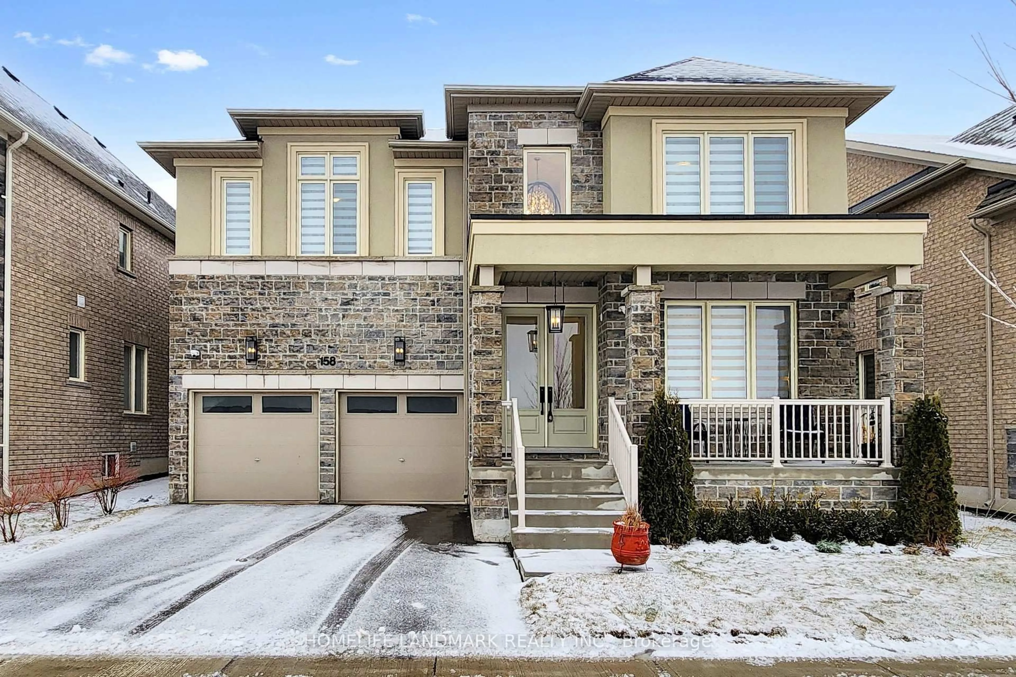 Home with brick exterior material, street for 158 Walter English Dr, East Gwillimbury Ontario L9N 0Y8
