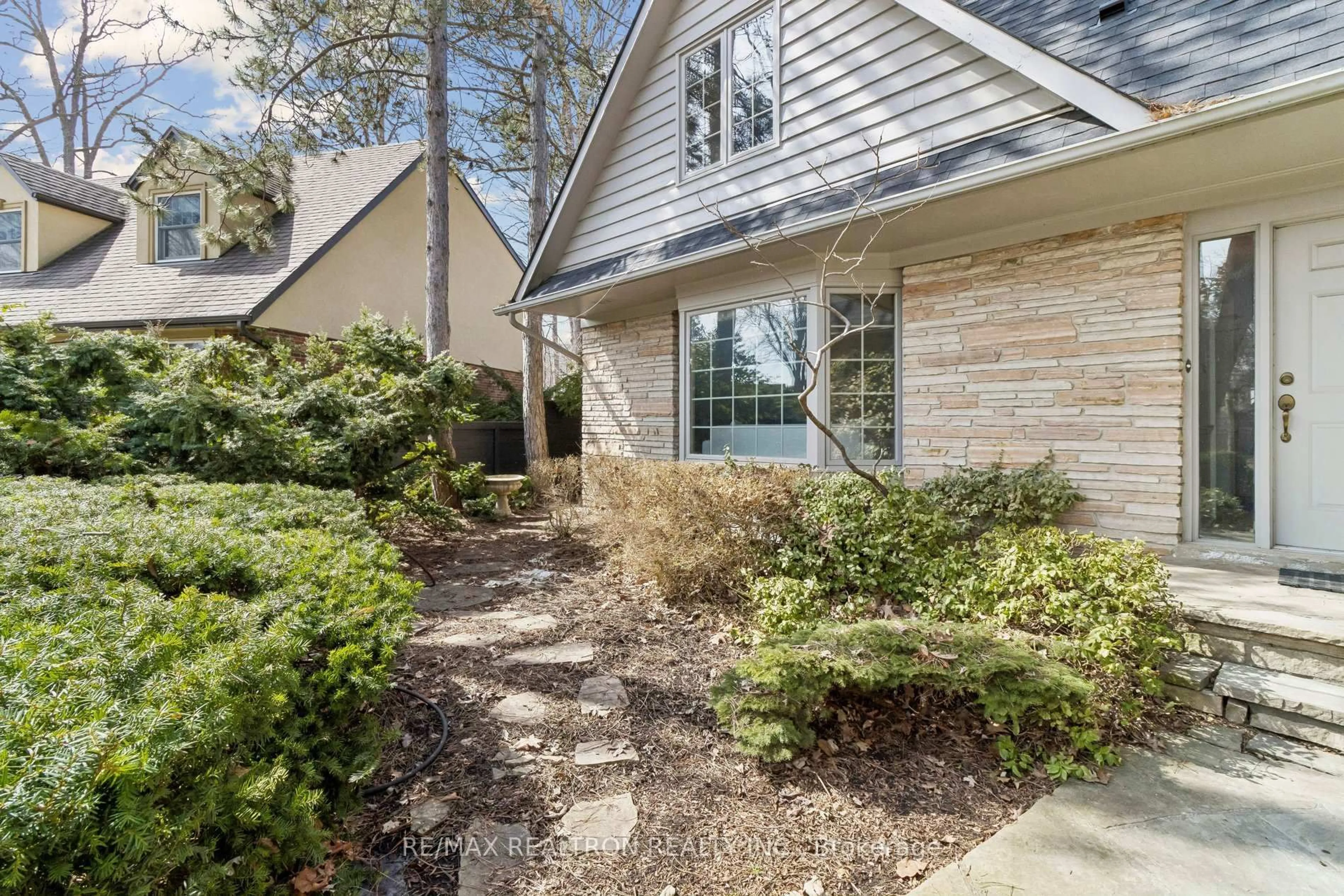 Unknown for 57 Hemingway Cres, Markham Ontario L3R 2S4