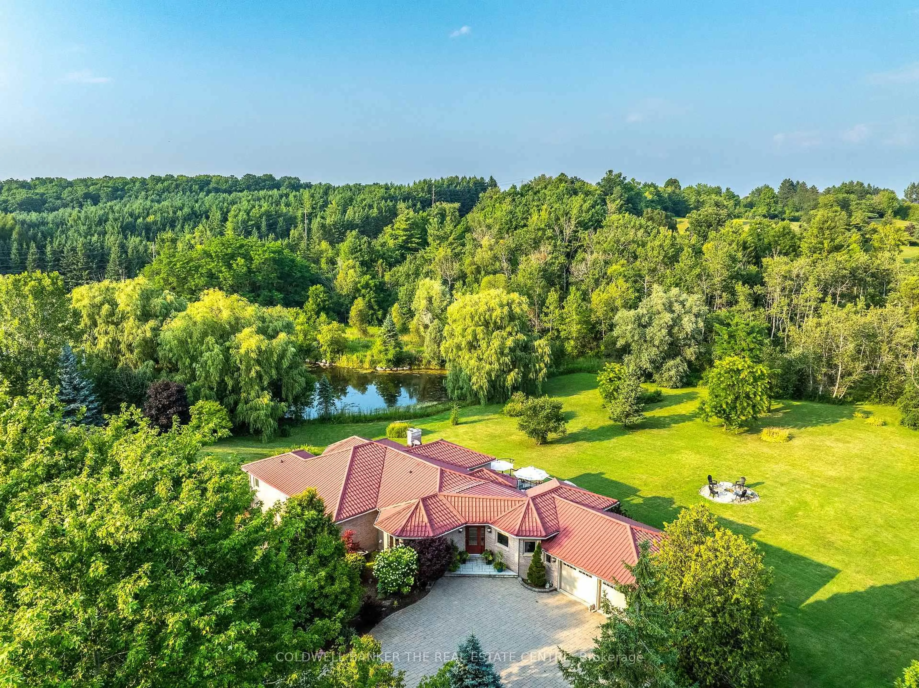 A pic from outside/outdoor area/front of a property/back of a property/a pic from drone, water/lake/river/ocean view for 13715 Jane St, King Ontario L7B 1A3