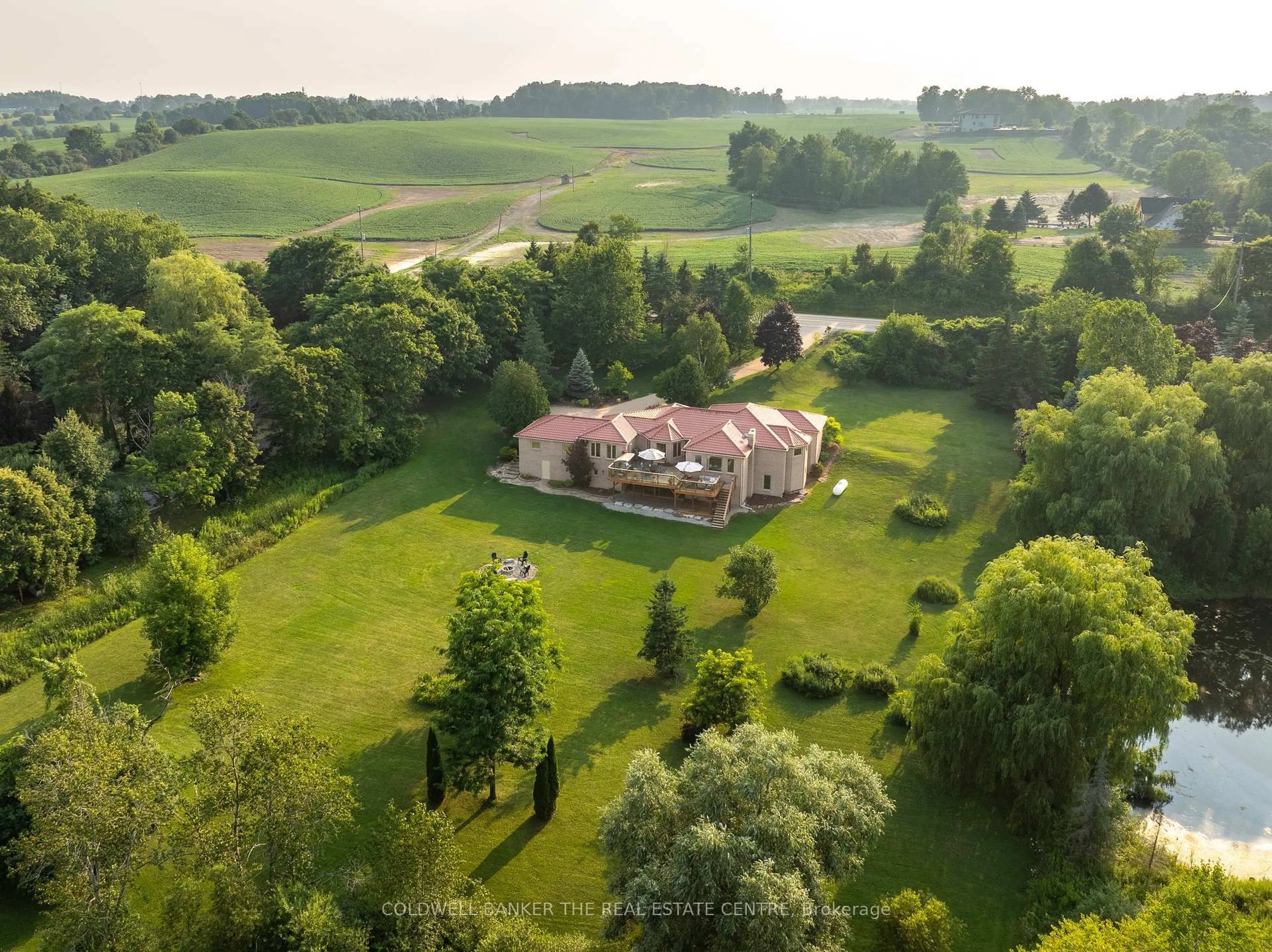 A pic from outside/outdoor area/front of a property/back of a property/a pic from drone, unknown for 13715 Jane St, King Ontario L7B 1A3