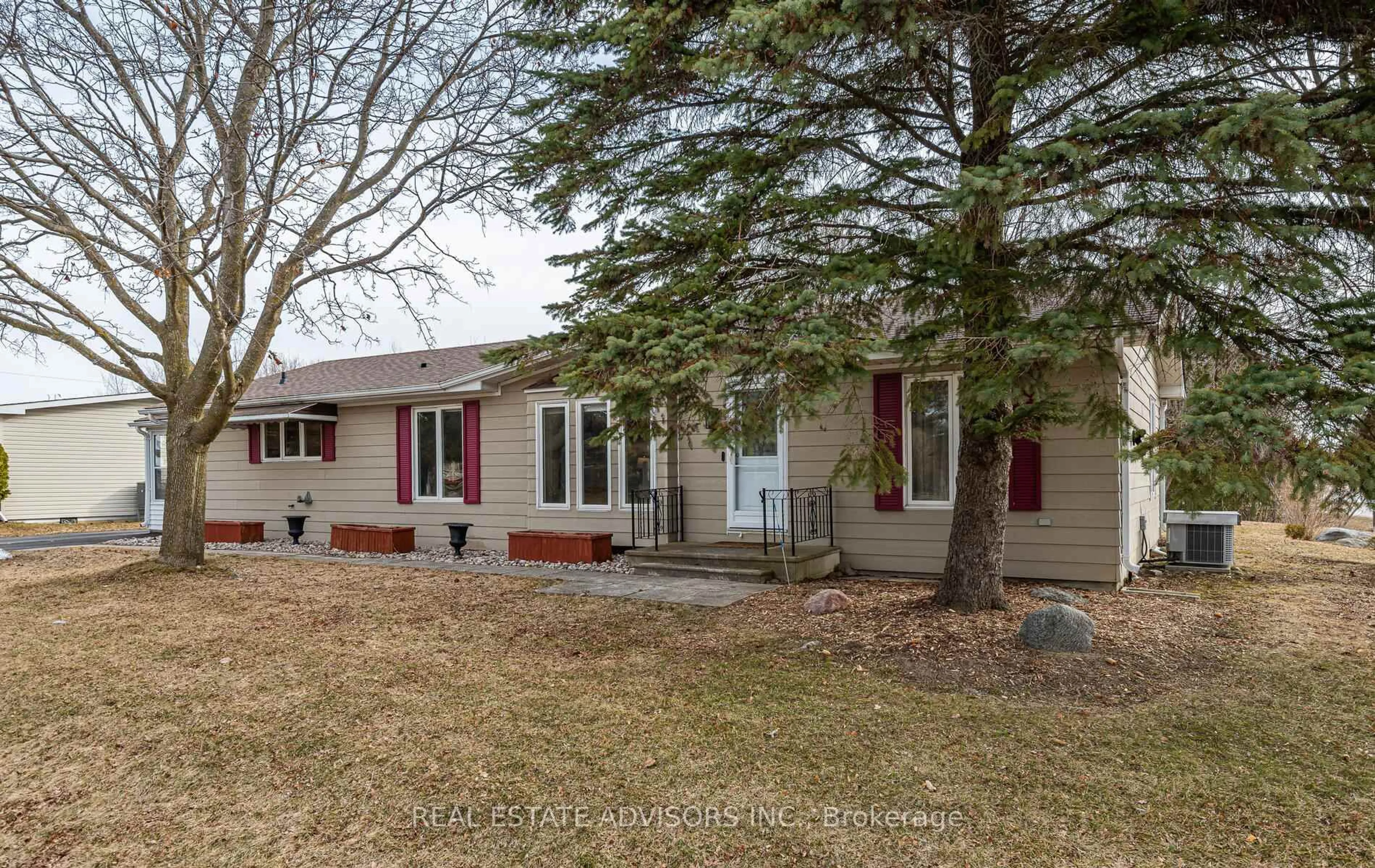 Home with vinyl exterior material, street for 50 Juno Cres, Georgina Ontario L0E 1R0