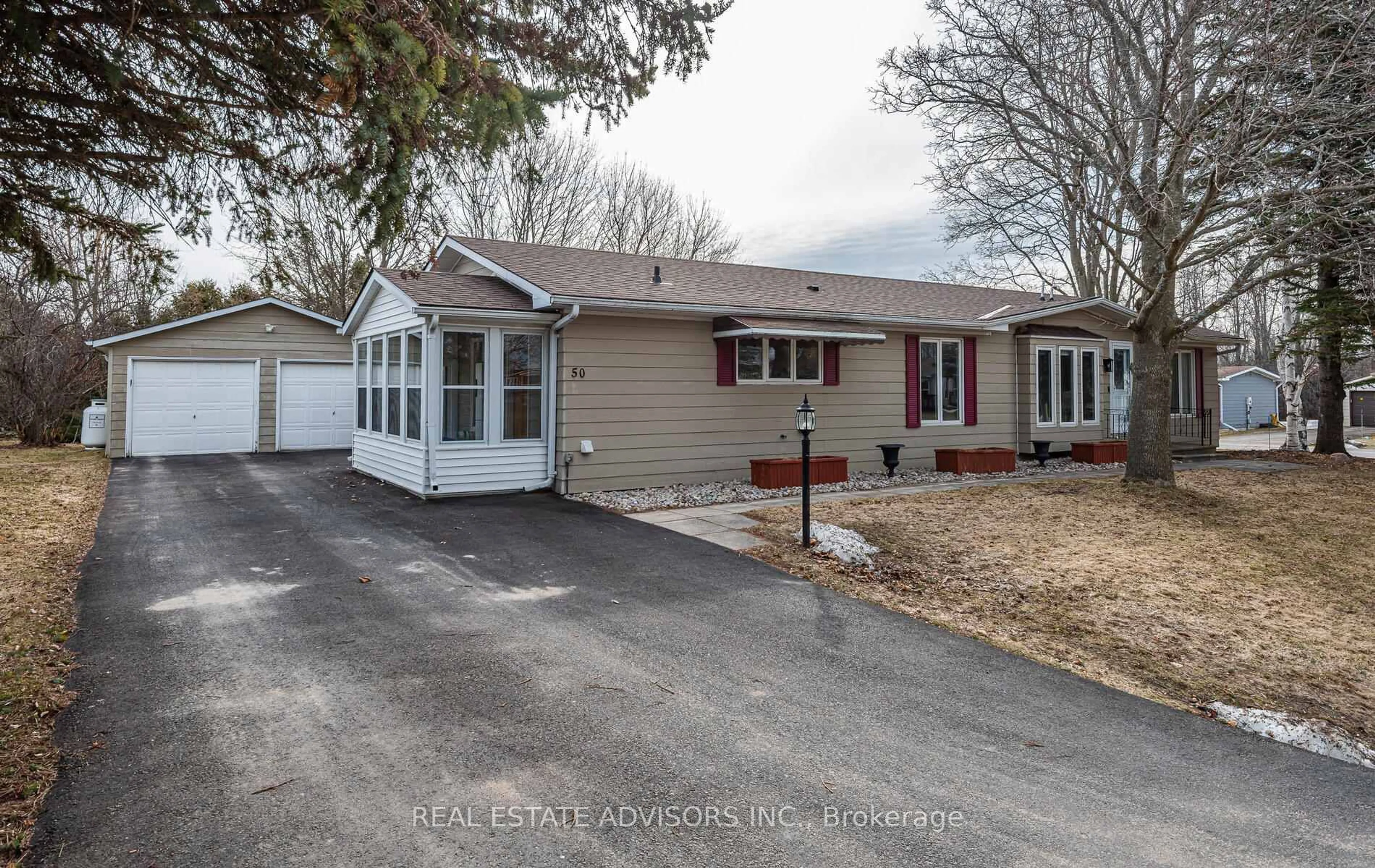 Home with vinyl exterior material, street for 50 Juno Cres, Georgina Ontario L0E 1R0