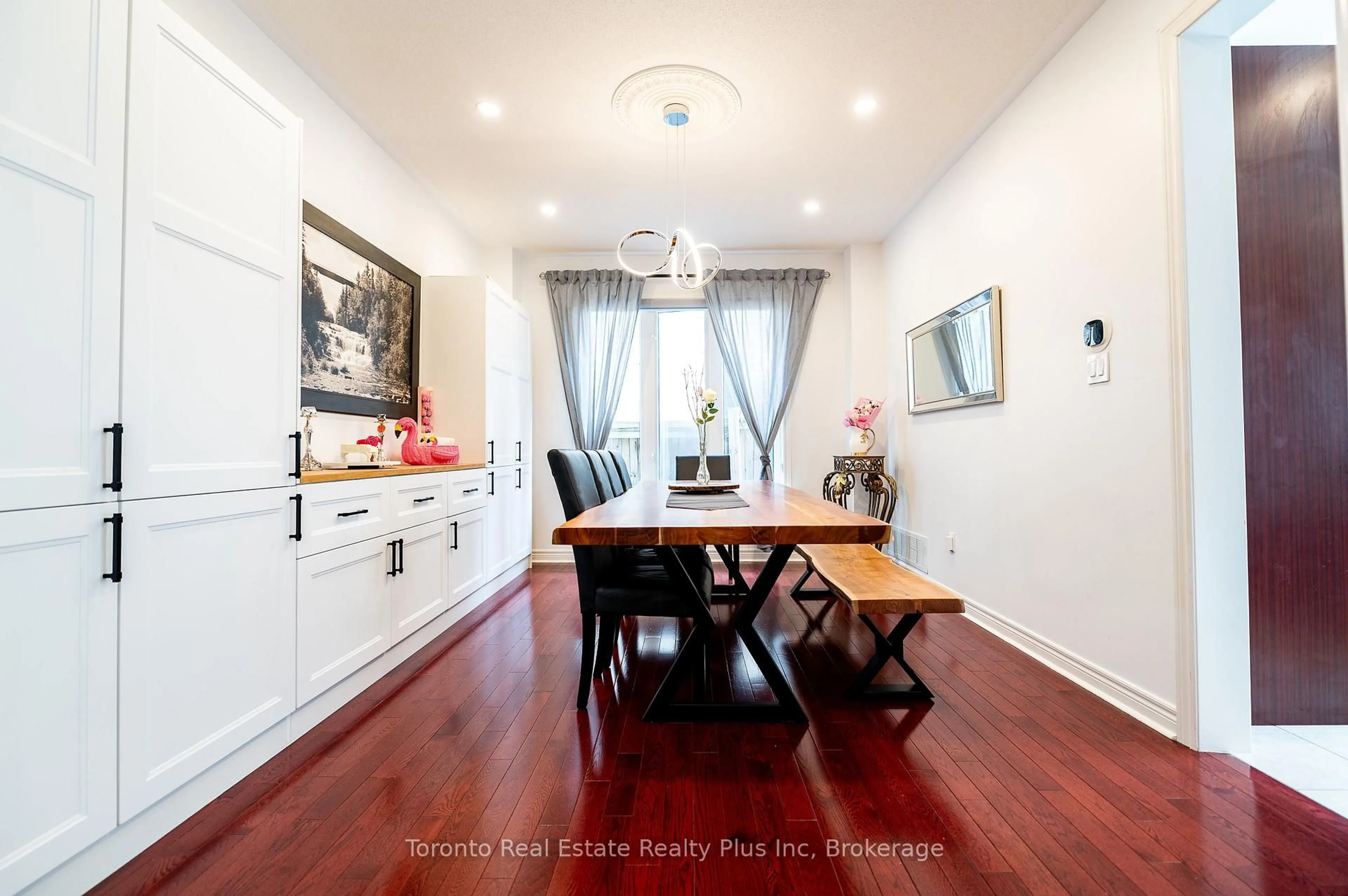 Dining room, wood/laminate floor for 14 Riel Dr, Richmond Hill Ontario L4E 4W4