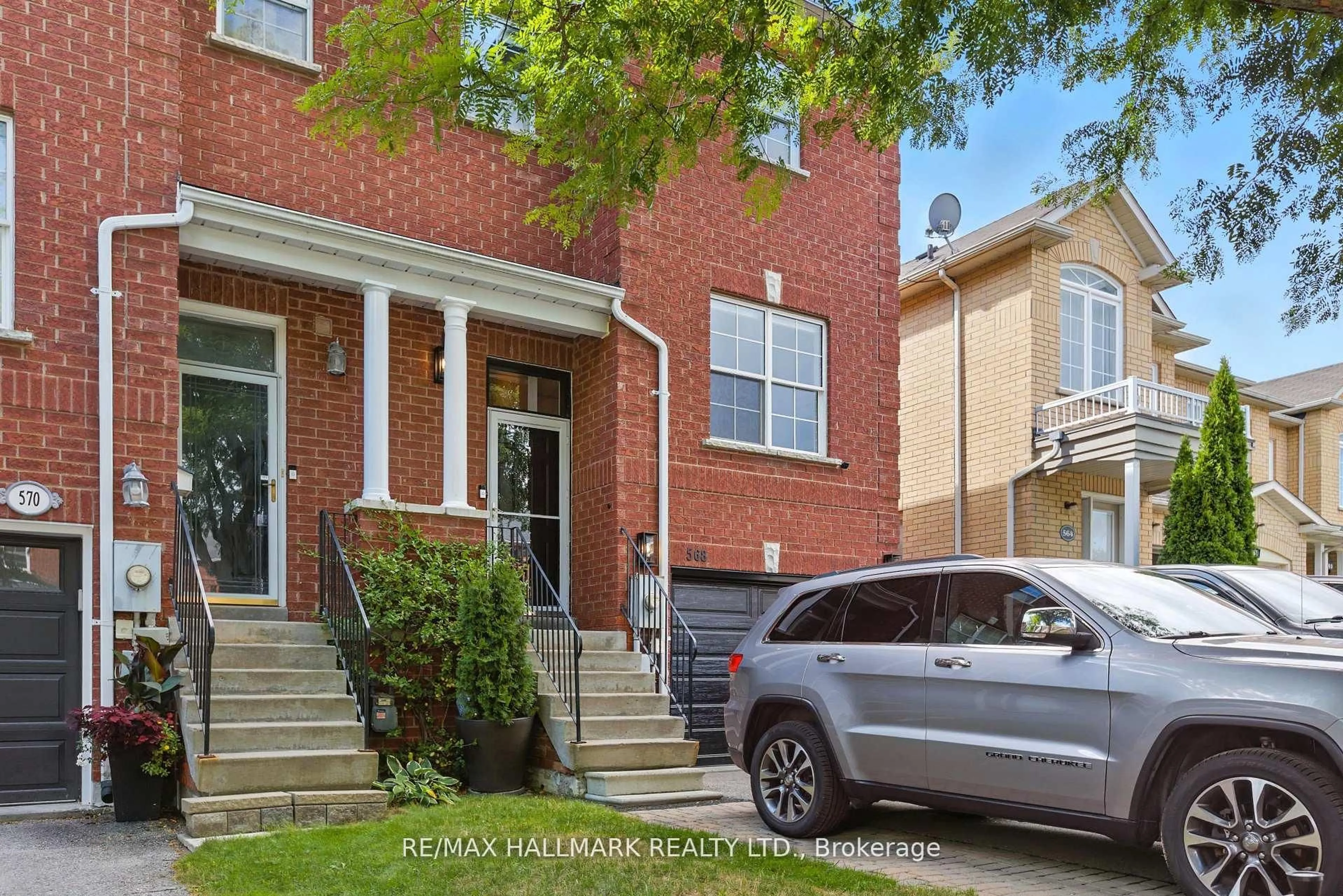 Home with brick exterior material, street for 568 Legresley Lane, Newmarket Ontario L3Y 8R8