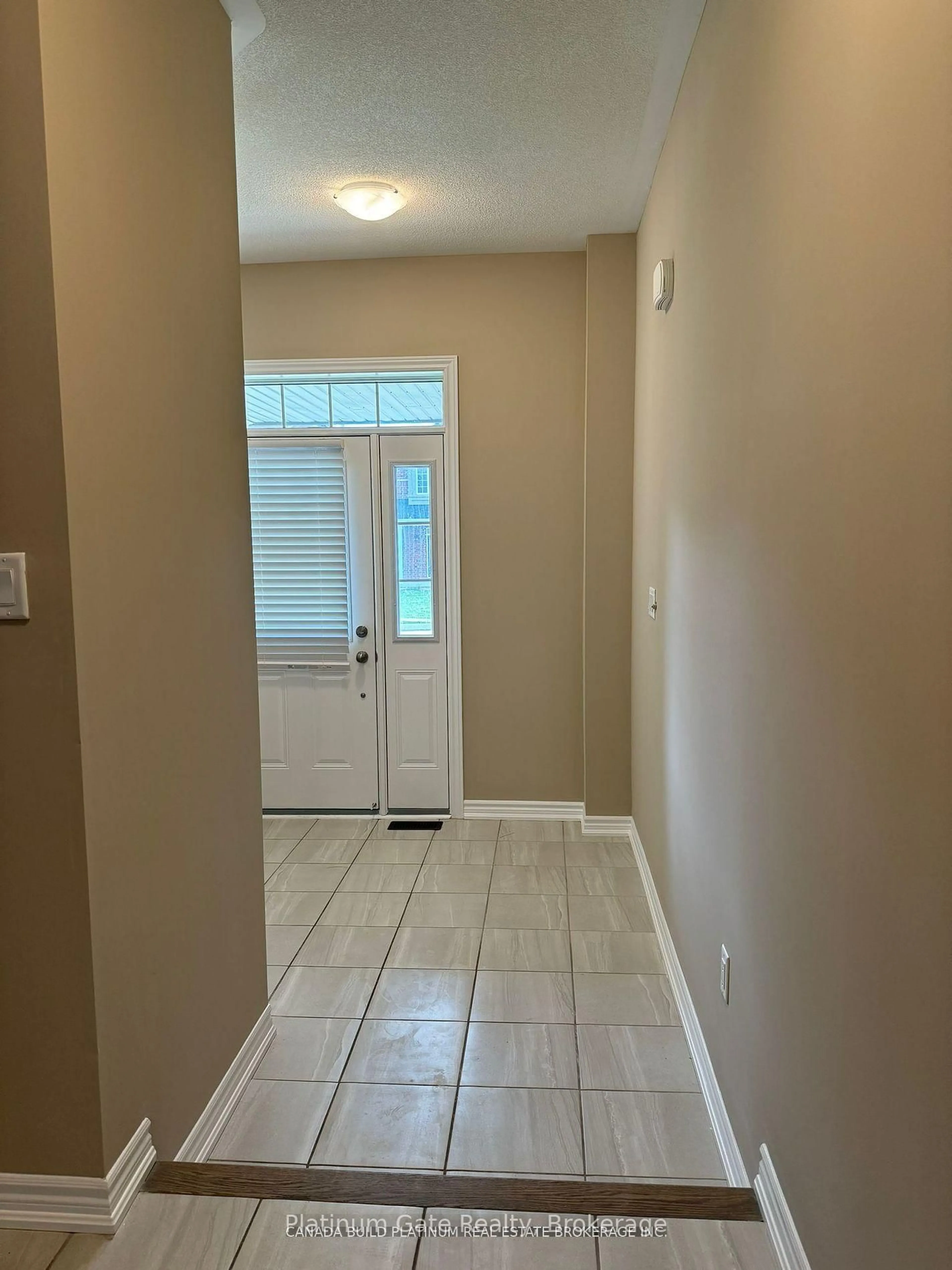 Indoor entryway for 2259 Grainger Loop, Innisfil Ontario L9S 0N1