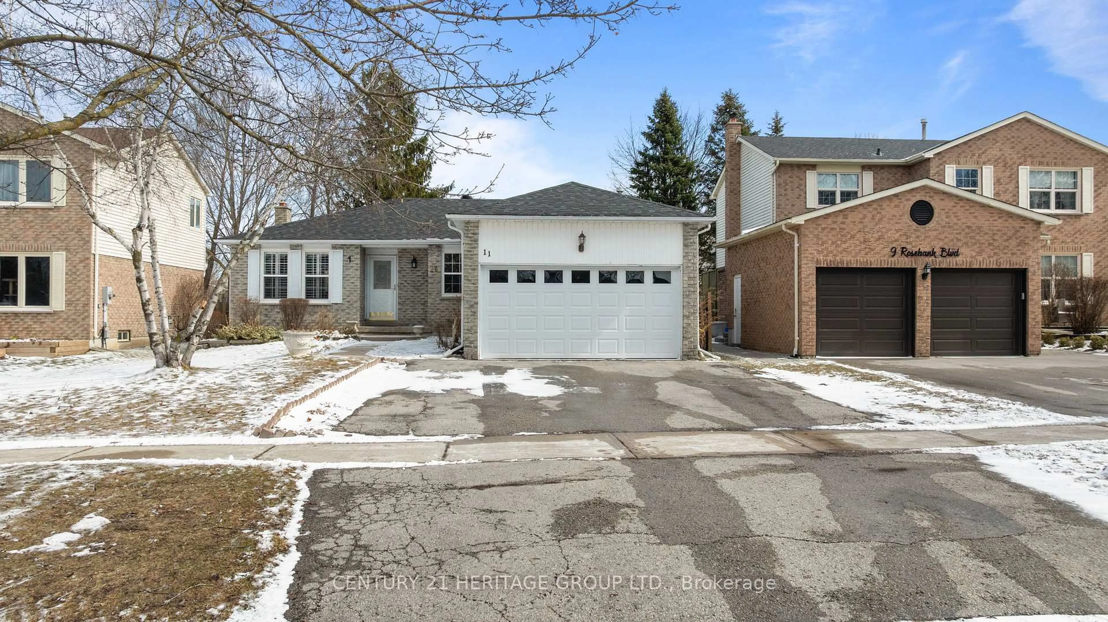 Unknown for 11 Rosebank Blvd, East Gwillimbury Ontario L9N 1C8