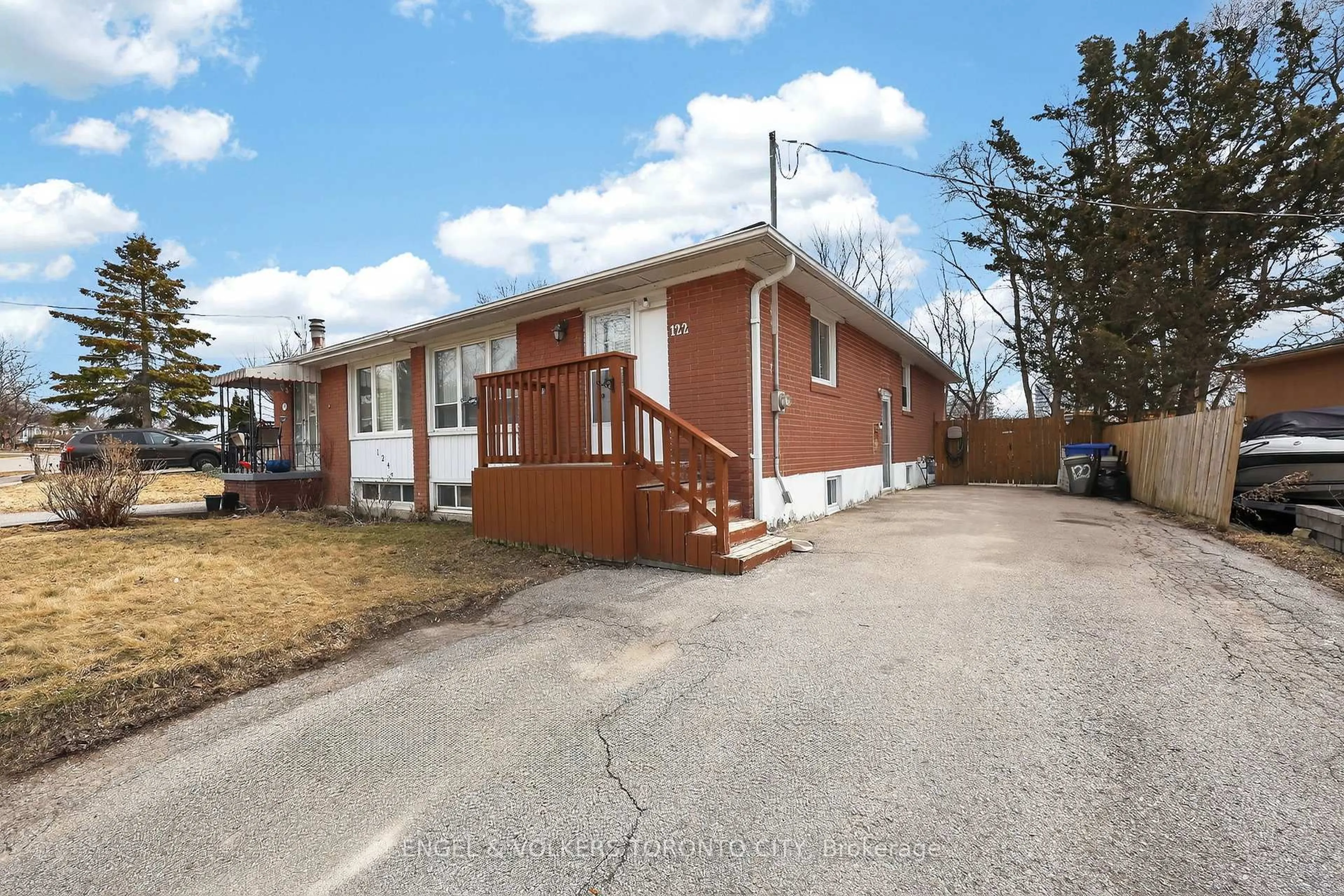 Unknown for 122 Septonne Ave, Newmarket Ontario L3Y 2W3