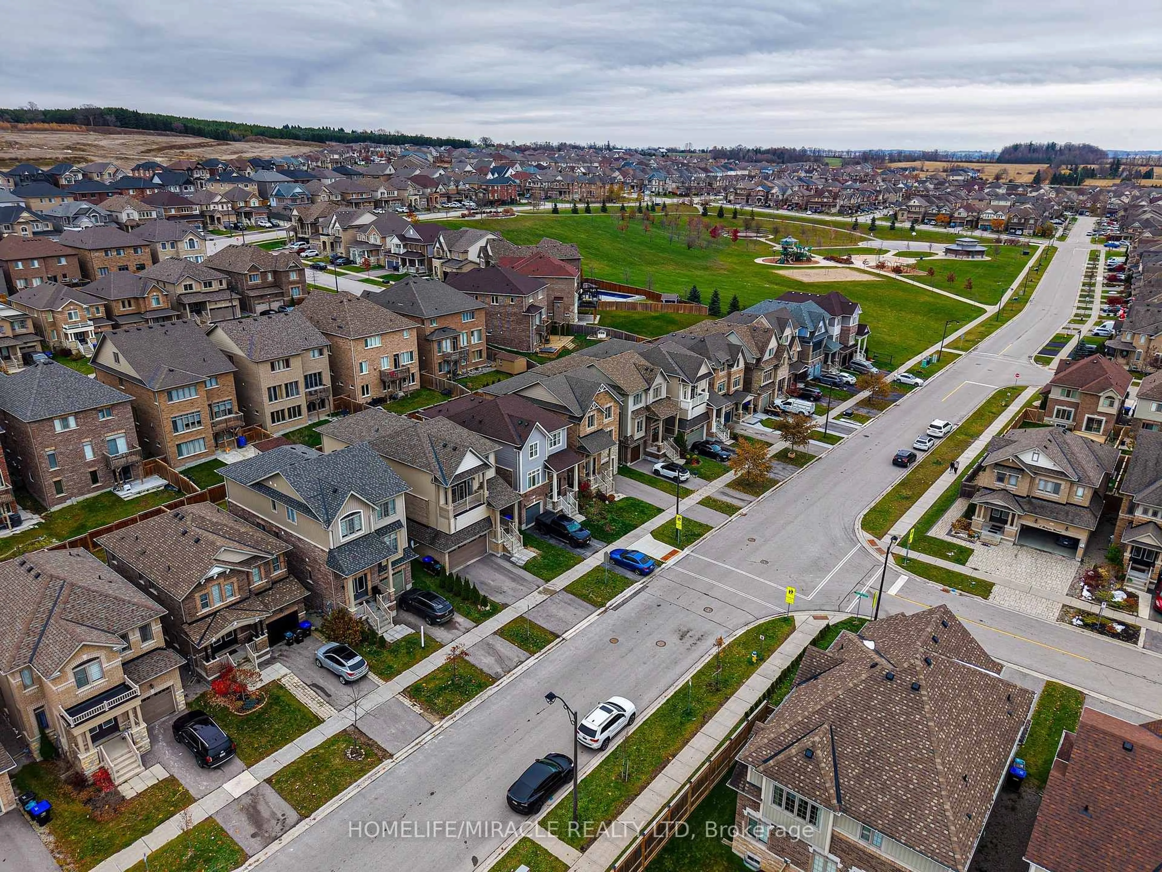 A pic from outside/outdoor area/front of a property/back of a property/a pic from drone, street for 79 Willoughby Way, New Tecumseth Ontario L9R 0P4