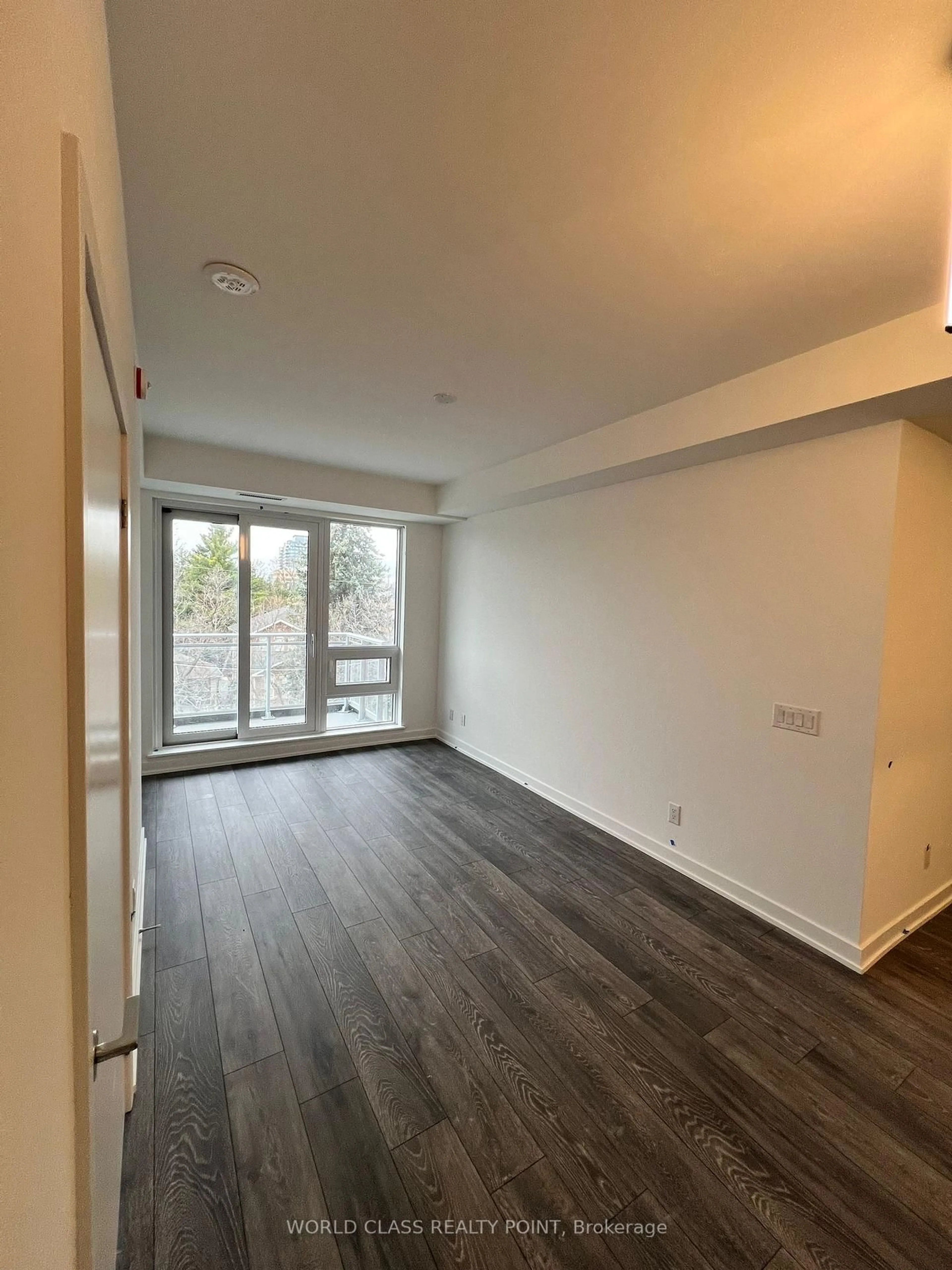 A pic of a room for 8888 Yonge St #212, Richmond Hill Ontario L4C 5V6