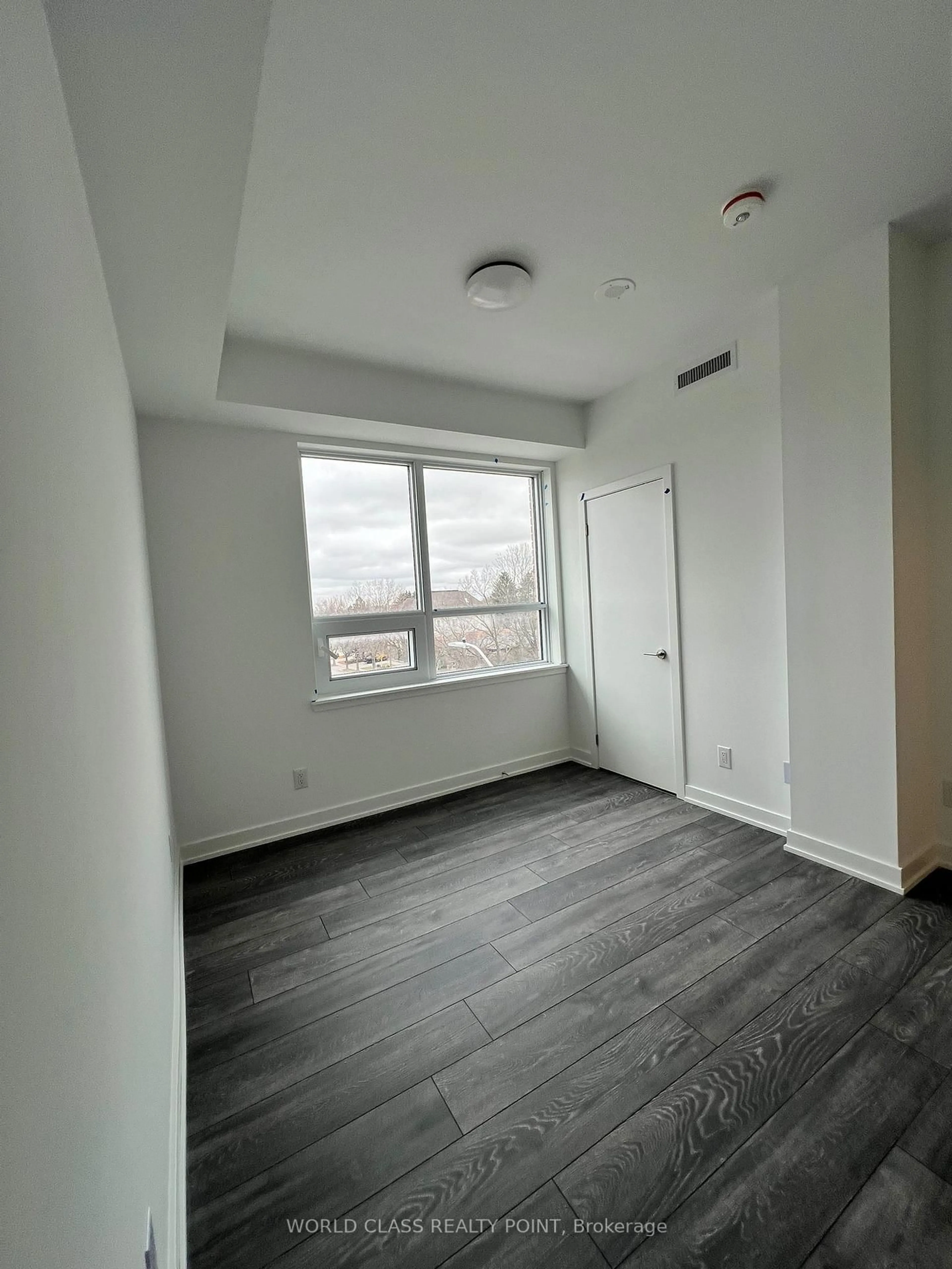 A pic of a room for 8888 Yonge St #212, Richmond Hill Ontario L4C 5V6