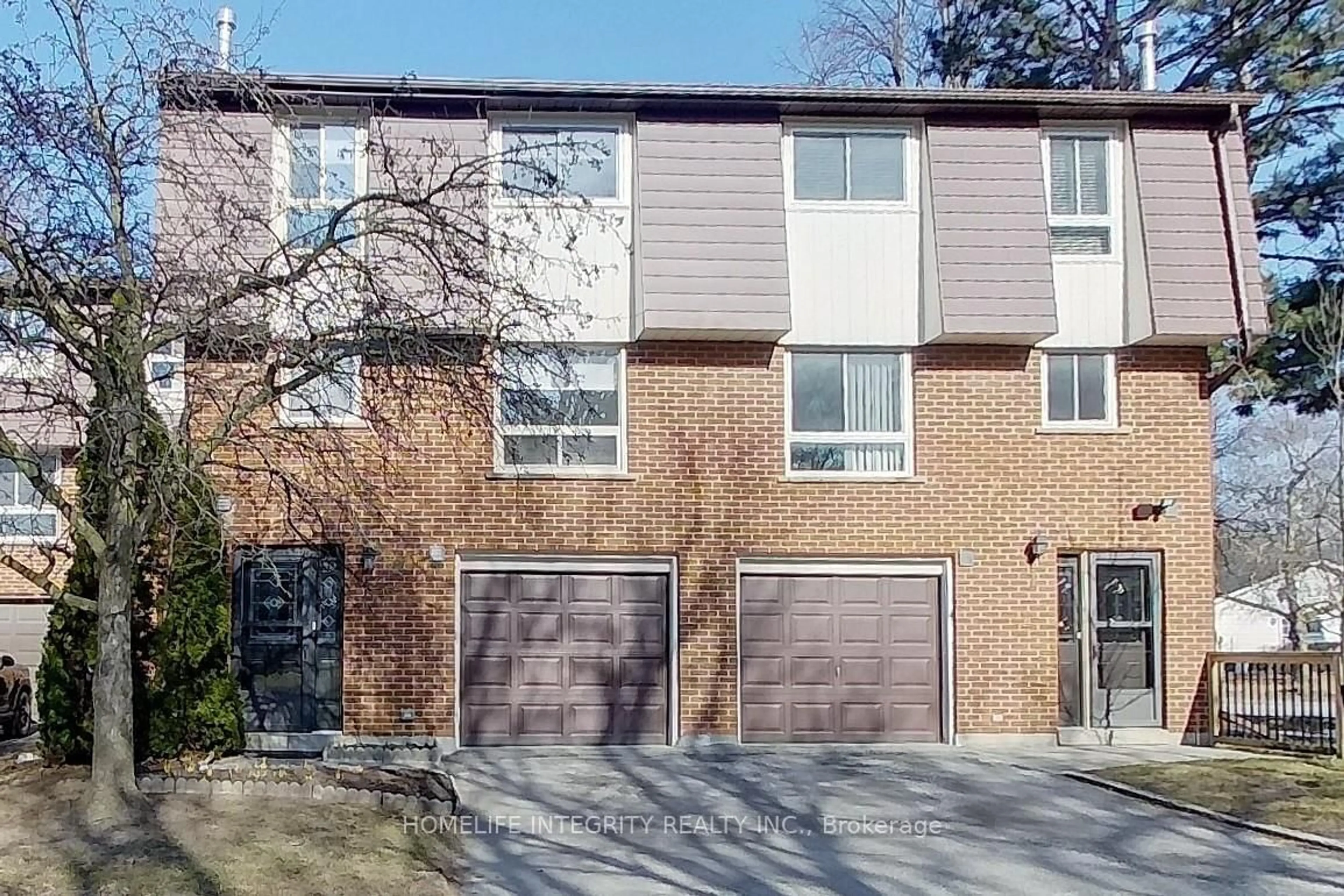 Home with brick exterior material, street for 246 Unit 2 Tupper Blvd #2, New Tecumseth Ontario L9R 1A9