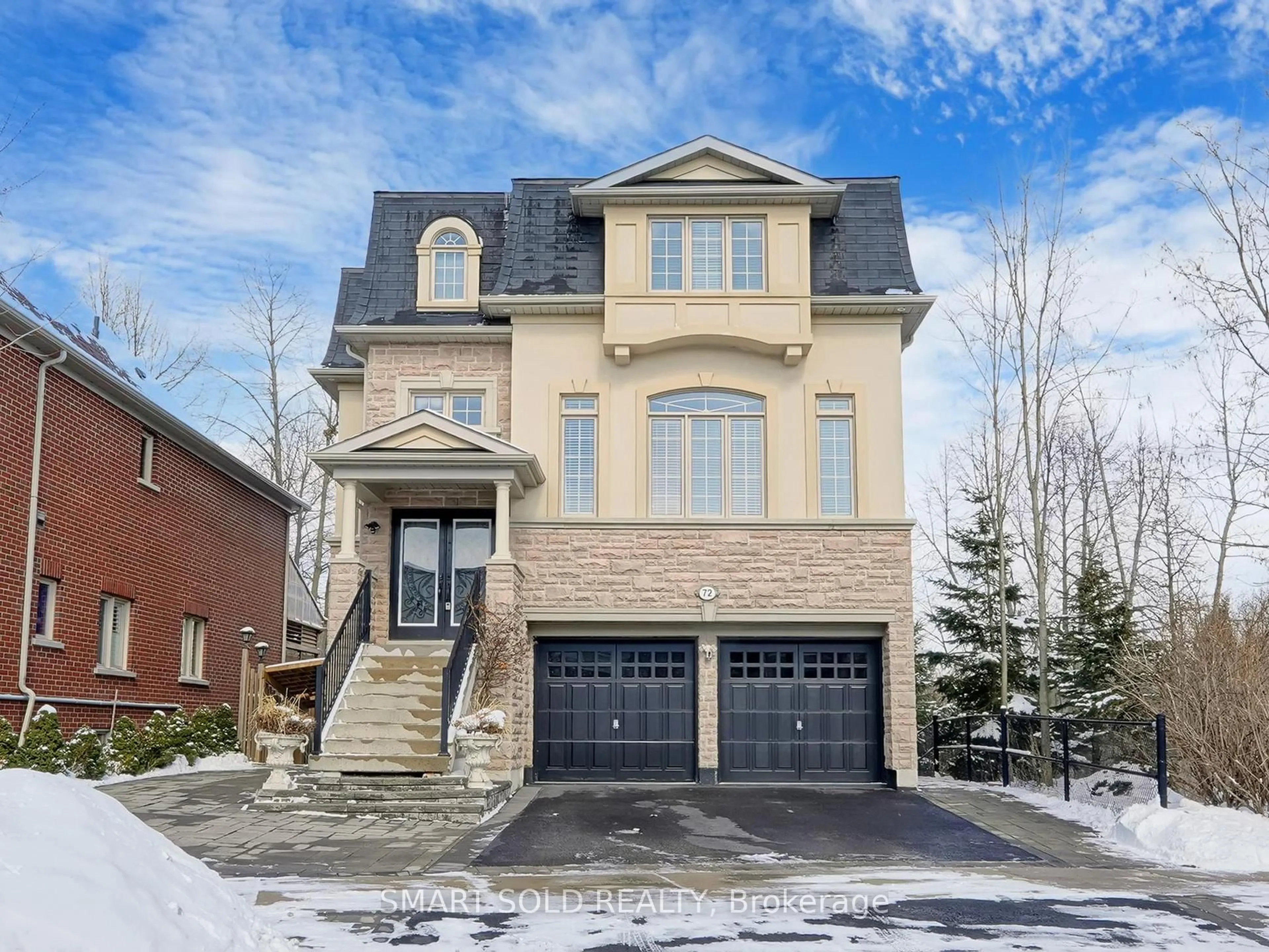 Home with brick exterior material, street for 72 Headwater Cres, Richmond Hill Ontario L4E 0T2