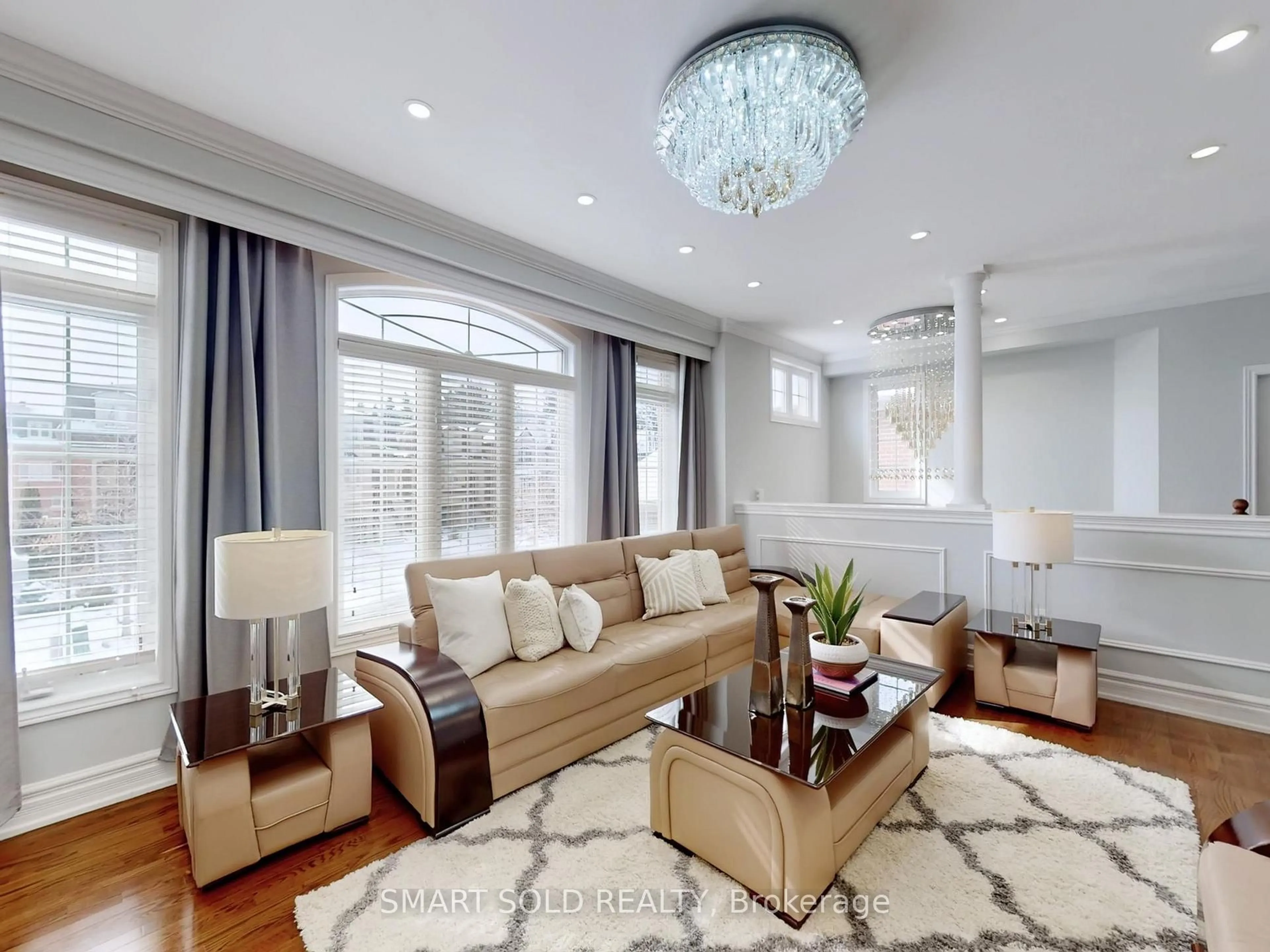 Living room with furniture, unknown for 72 Headwater Cres, Richmond Hill Ontario L4E 0T2