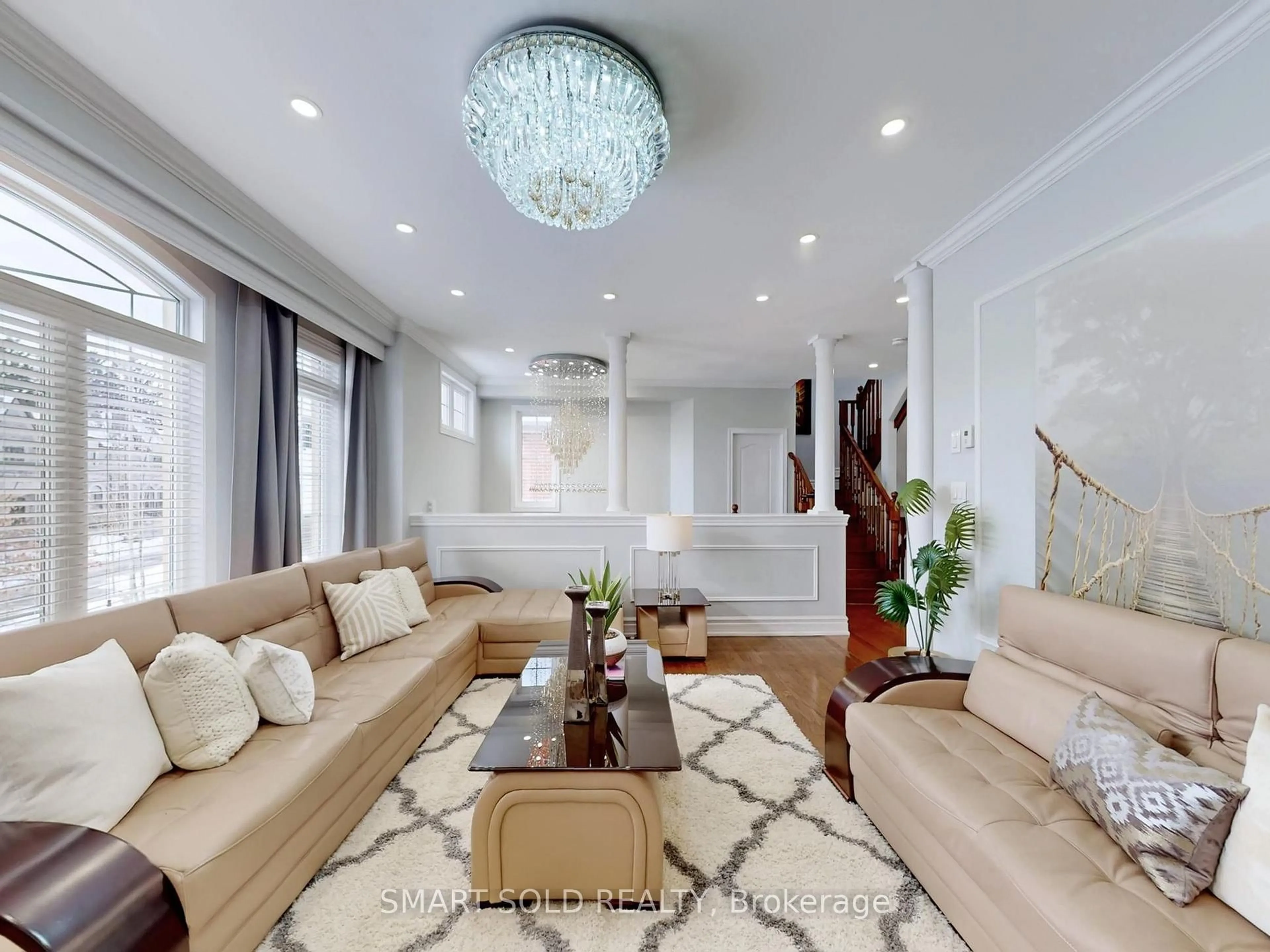 Living room with furniture, unknown for 72 Headwater Cres, Richmond Hill Ontario L4E 0T2