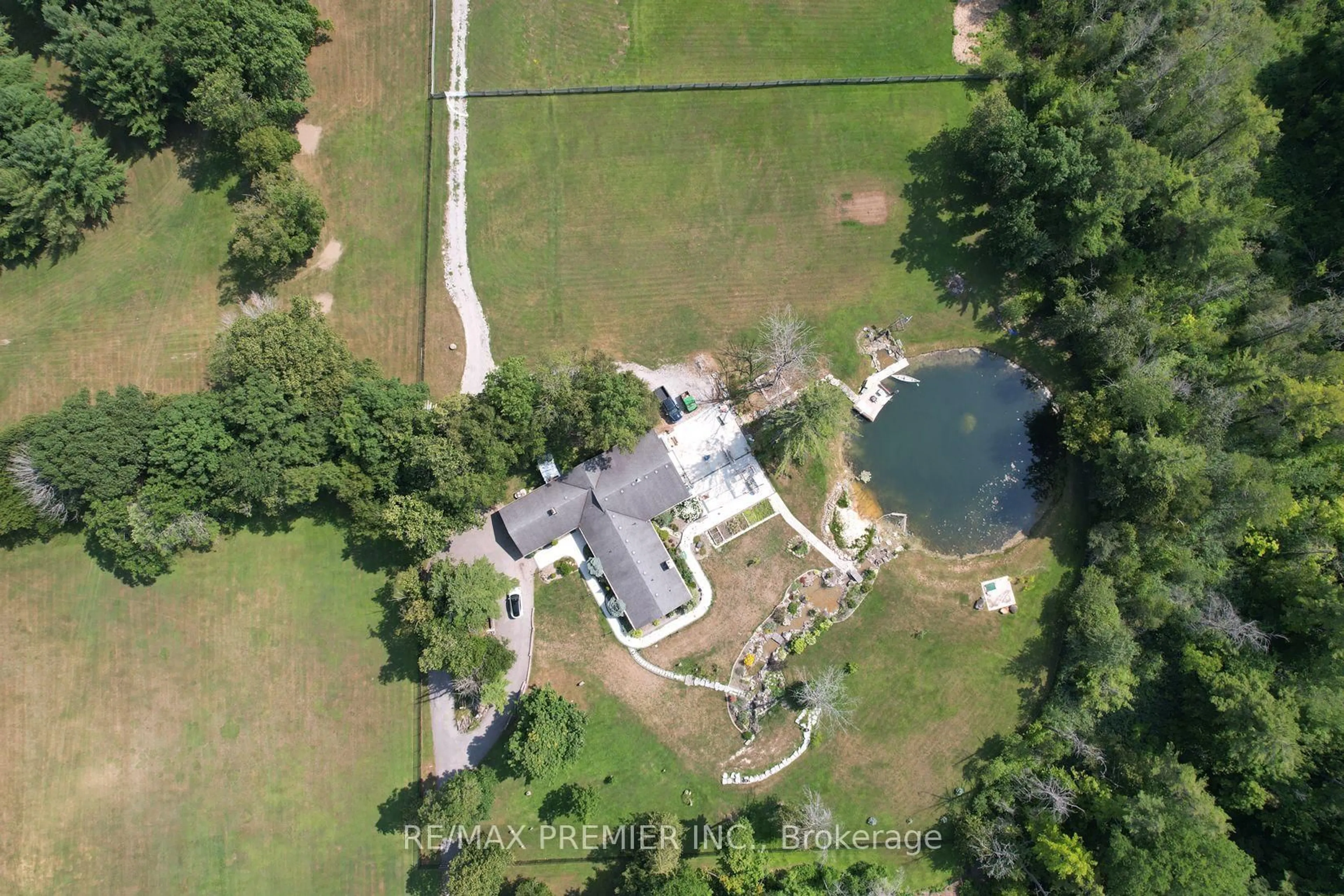 A pic from outside/outdoor area/front of a property/back of a property/a pic from drone, water/lake/river/ocean view for 253 Morning Sdrd, East Gwillimbury Ontario L9N 0K6