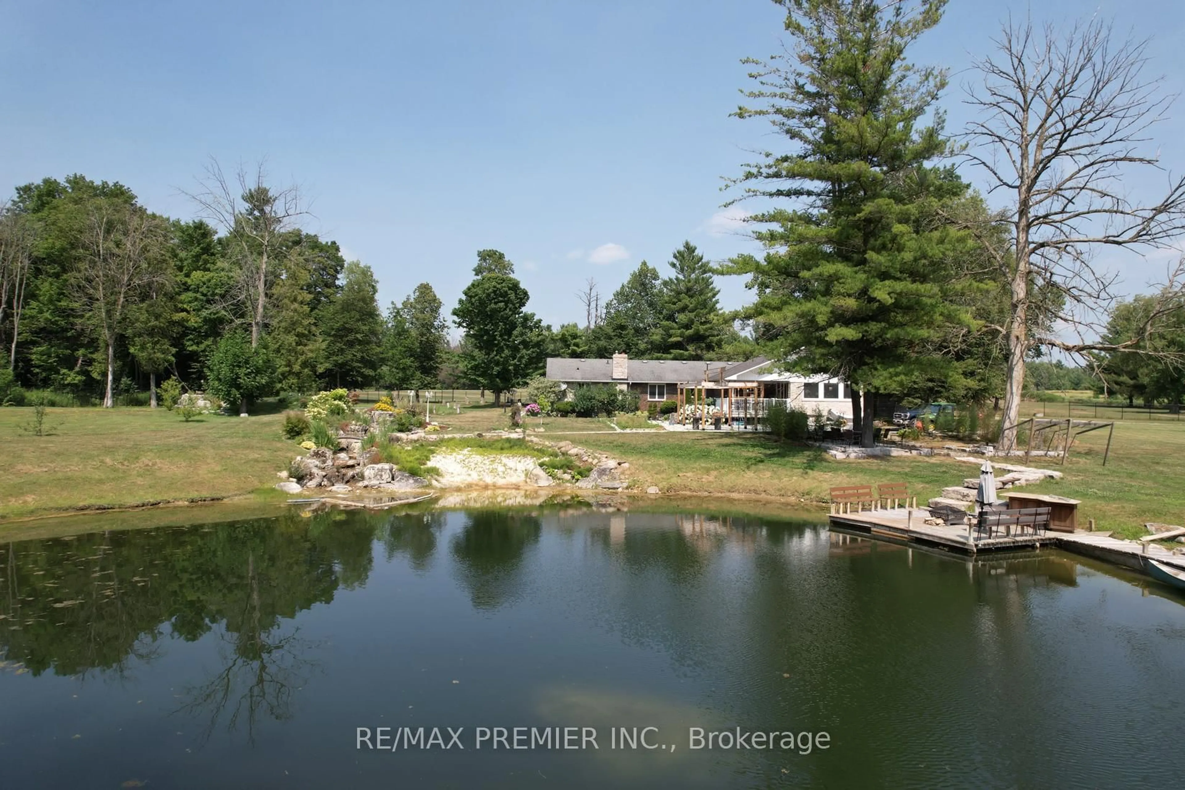A pic from outside/outdoor area/front of a property/back of a property/a pic from drone, water/lake/river/ocean view for 253 Morning Sdrd, East Gwillimbury Ontario L9N 0K6