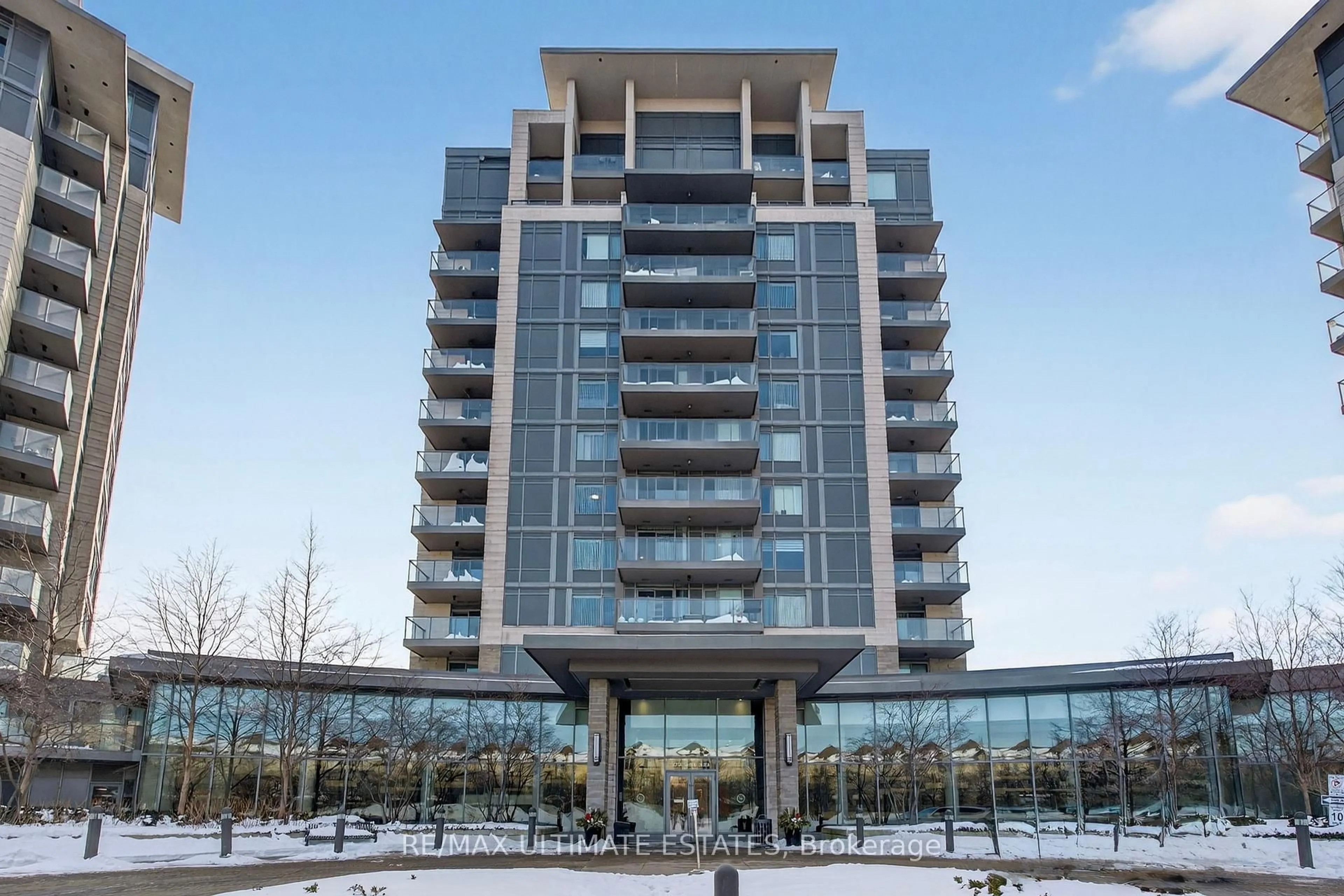 Indoor foyer for 253 South Park Rd #709, Markham Ontario L3T 0B4