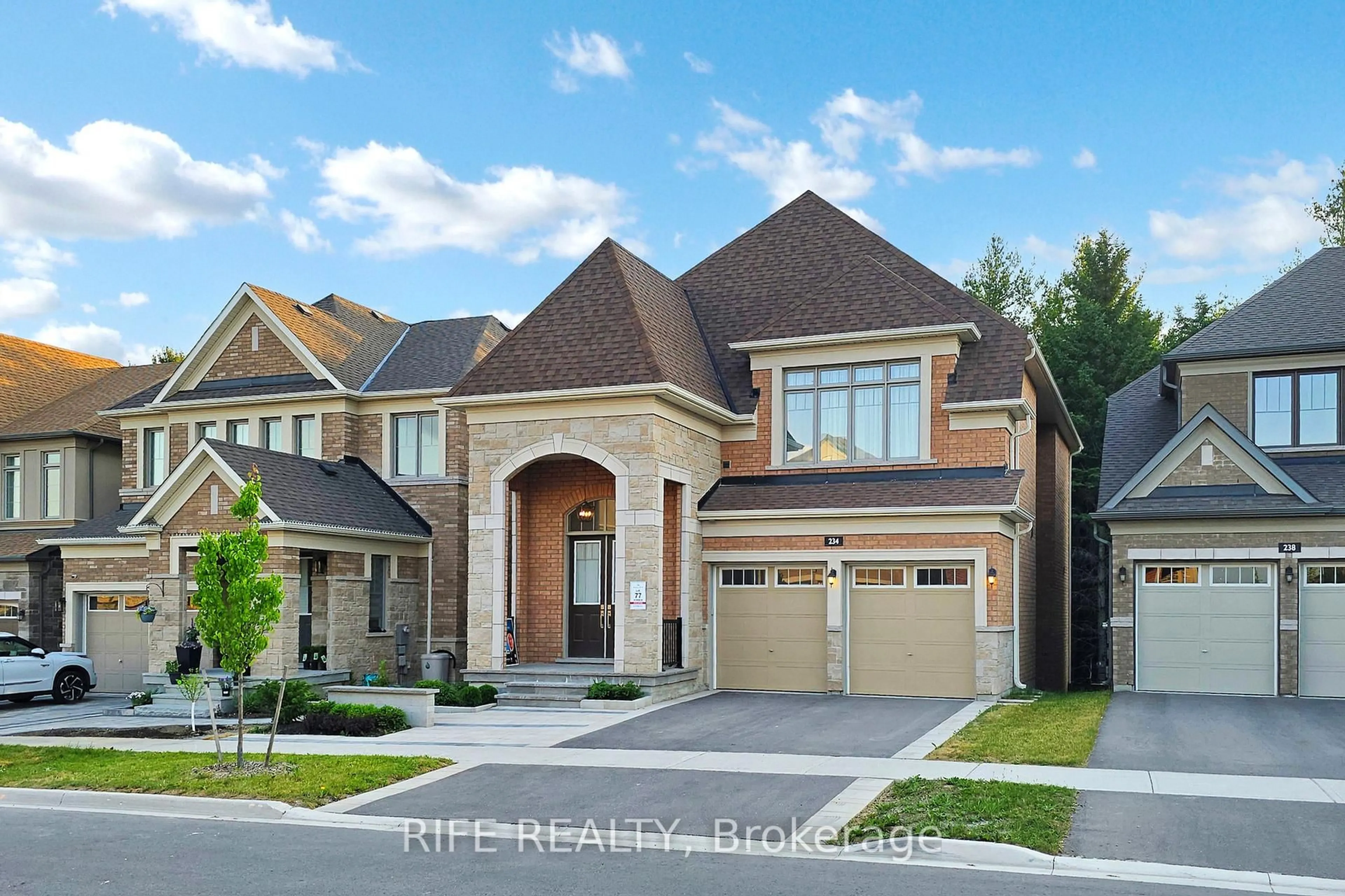 Home with brick exterior material, street for 234 Sikura Circ, Aurora Ontario L4G 3Y8