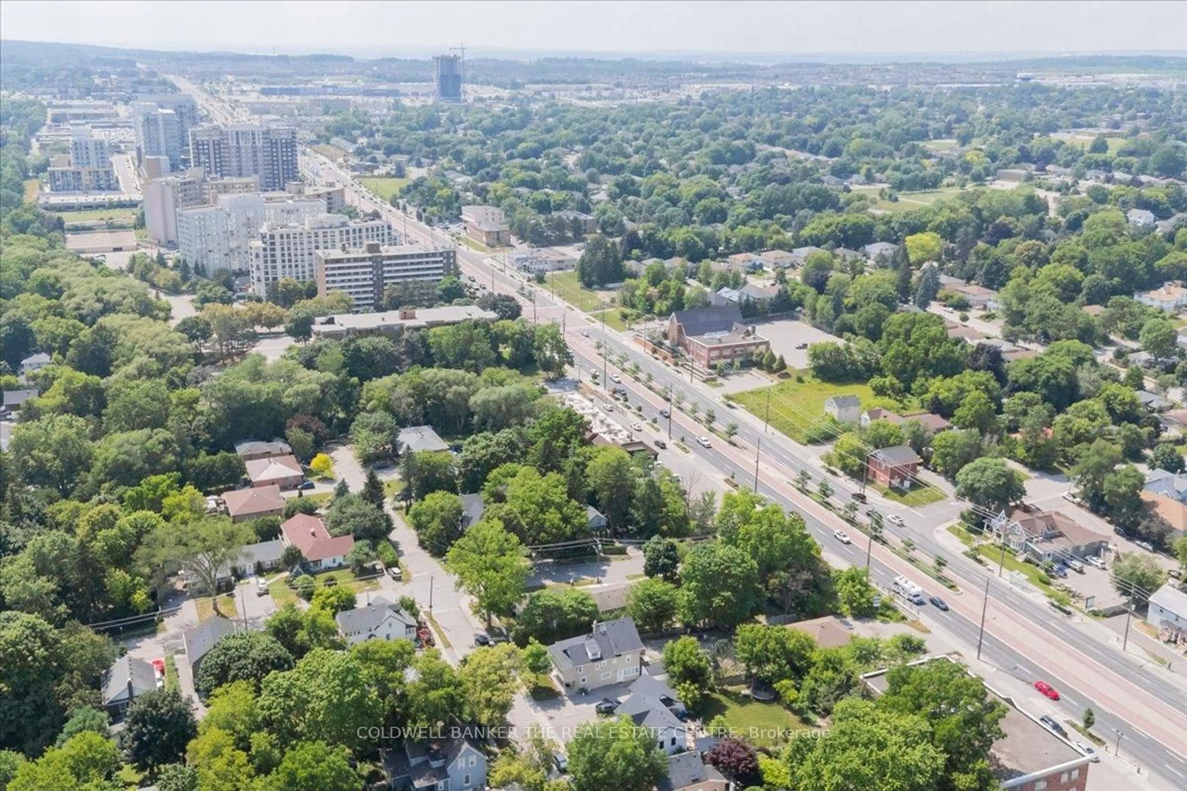 Unknown for 379 Simcoe St, Newmarket Ontario L3Y 2M4