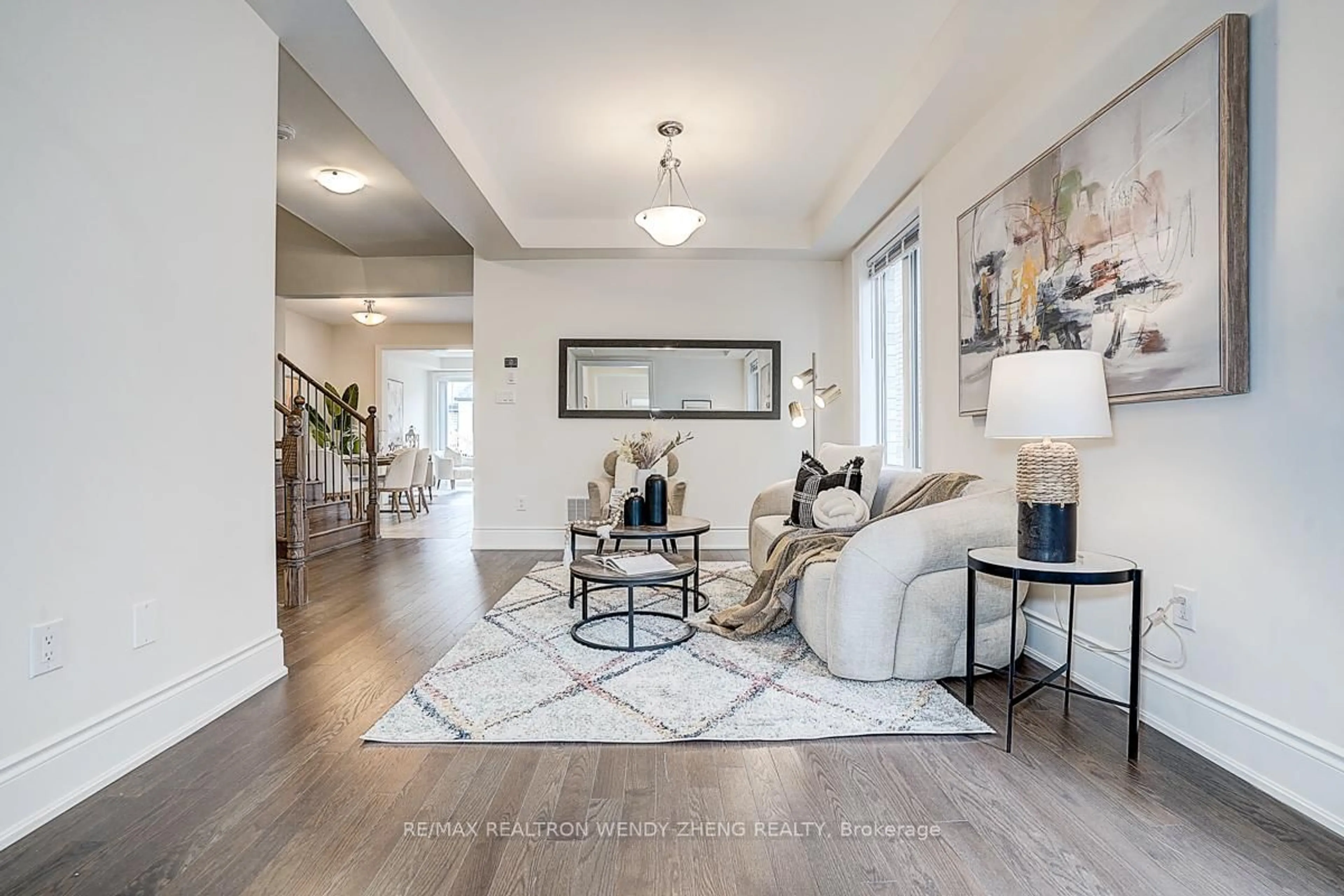 Indoor entryway for 151 Silk Twist Dr, East Gwillimbury Ontario L9N 0V7