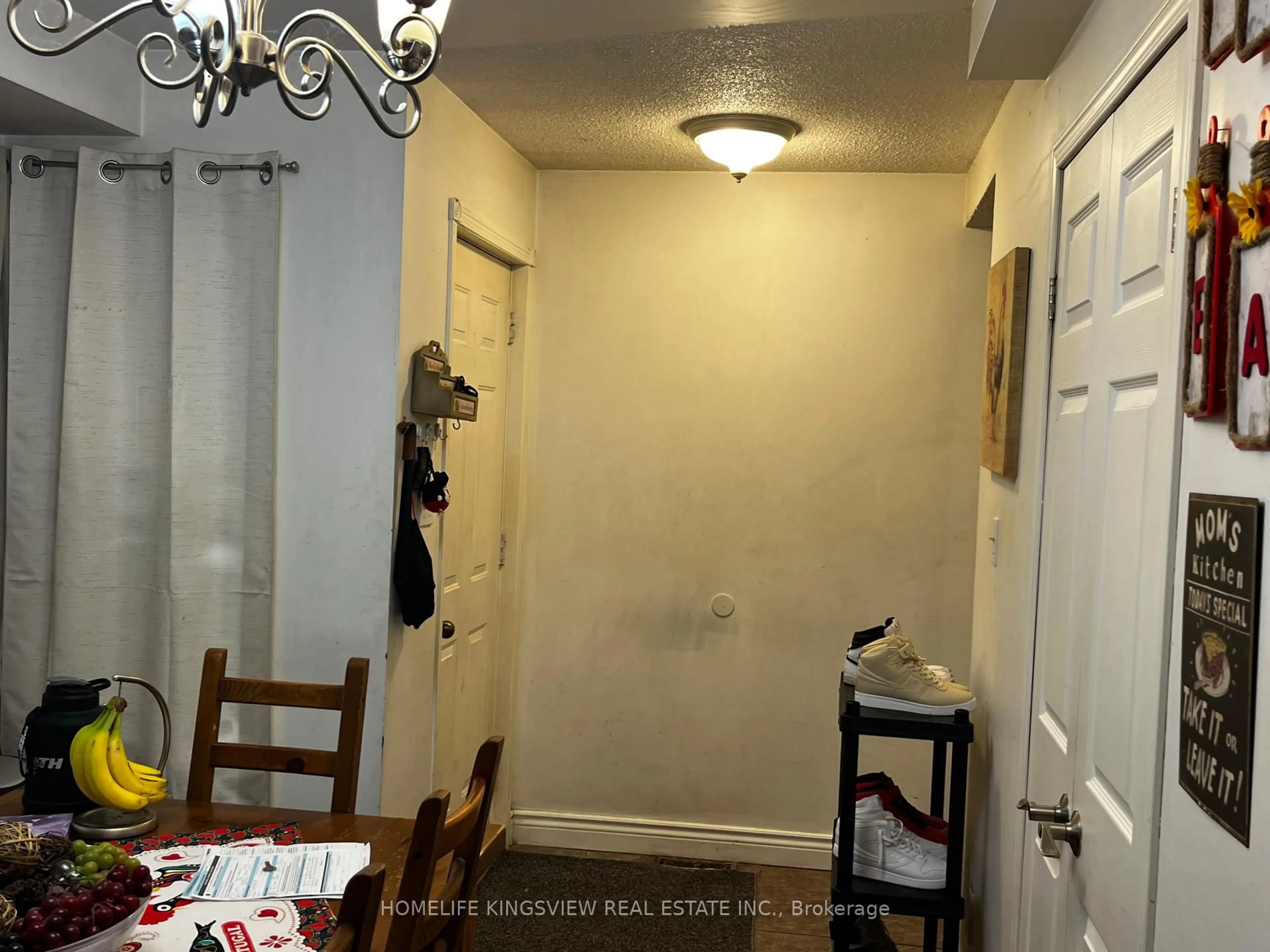 A pic of a room for 79 Cashel Crt, Aurora Ontario L4G 6R8