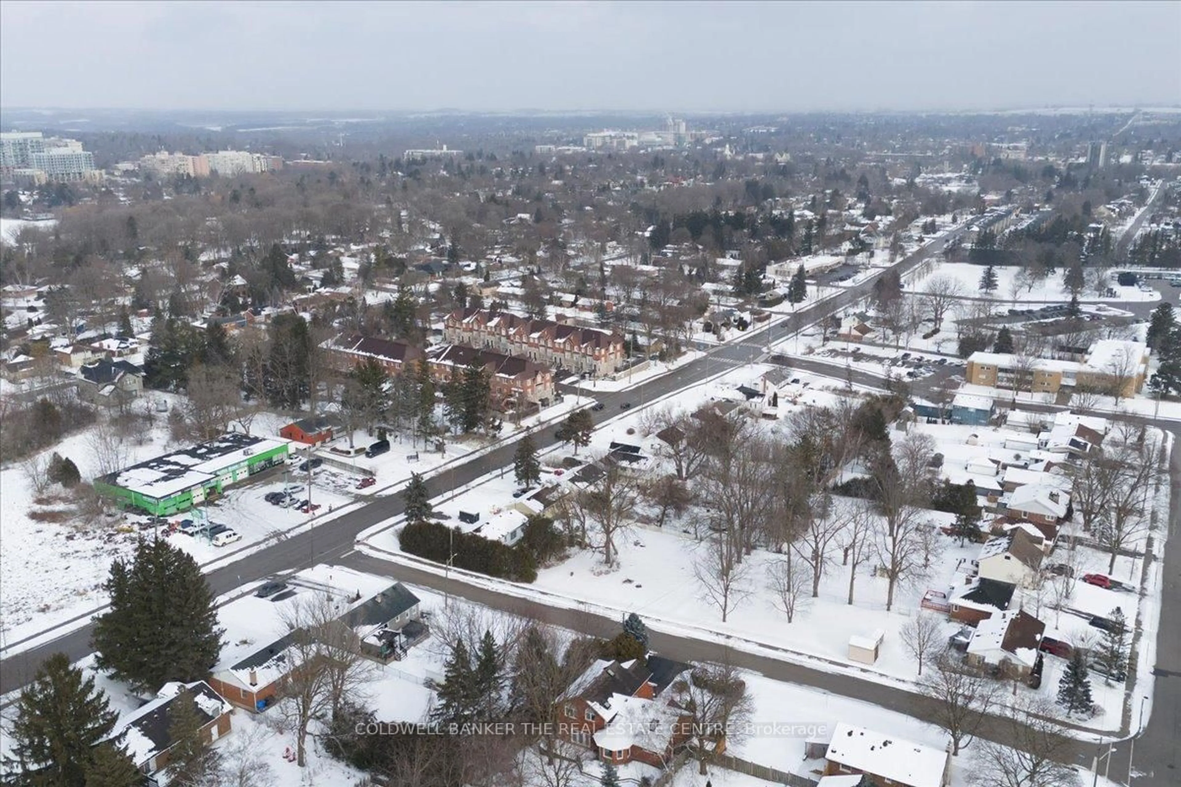 A pic from outside/outdoor area/front of a property/back of a property/a pic from drone, mountain view for 98 Eagle St, Newmarket Ontario L3Y 1J4