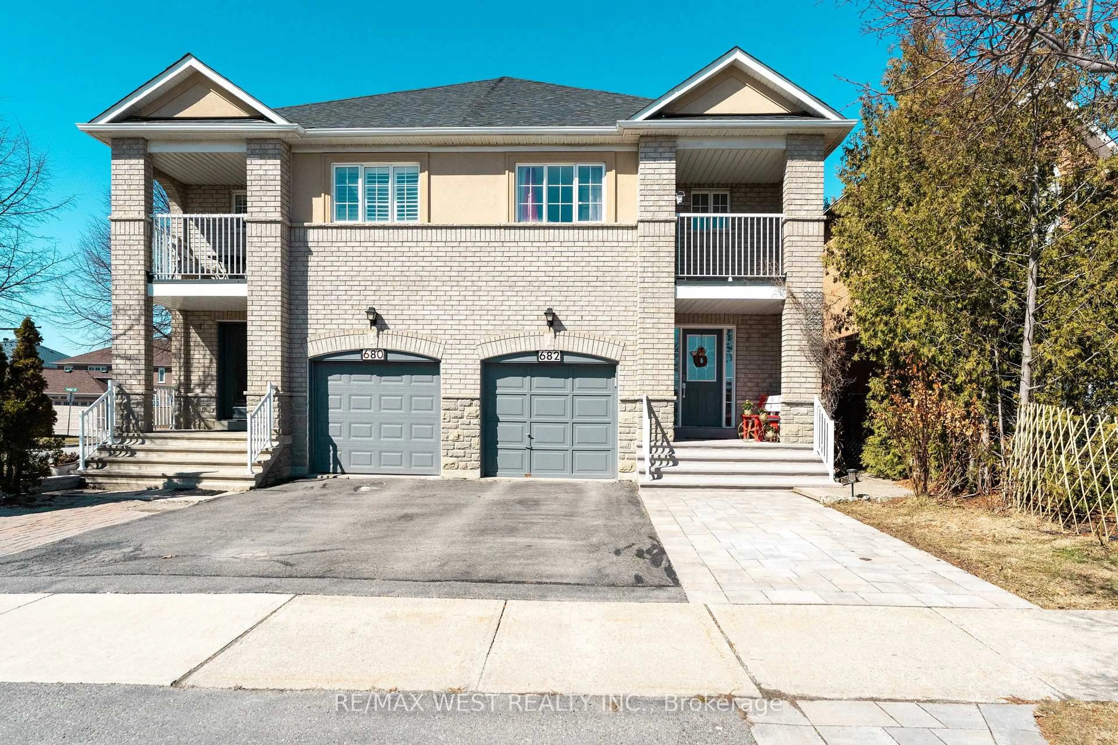 Home with brick exterior material, street for 682 Napa Valley Ave, Vaughan Ontario L4H 2J1